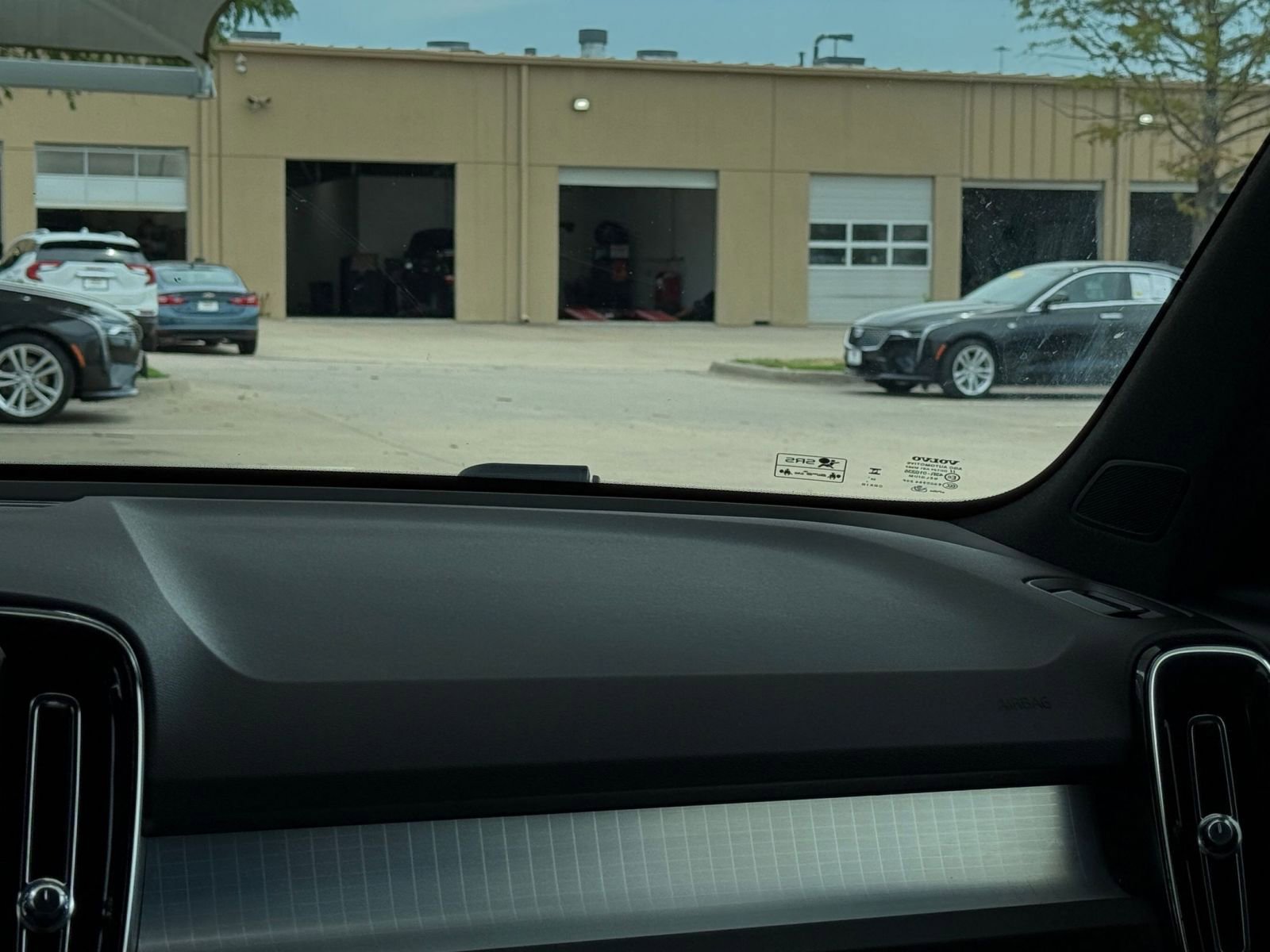 Thumbnail: 2024 Volvo XC40 - 35