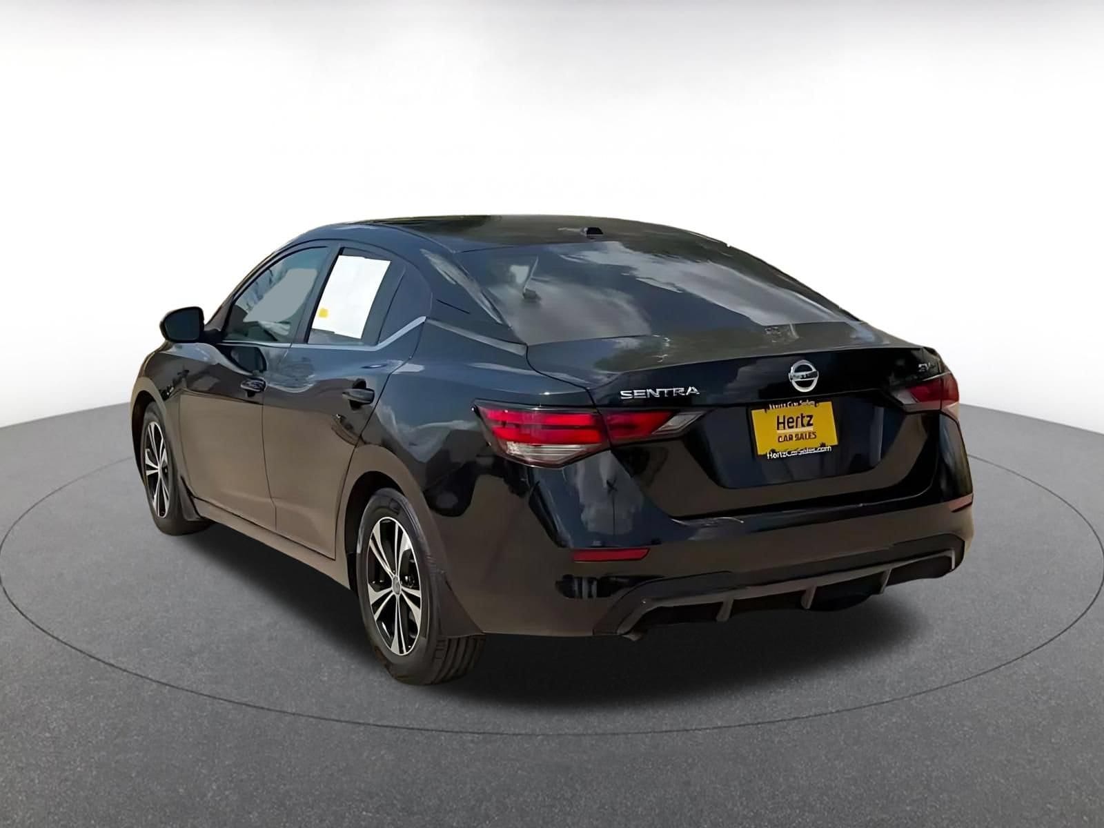 Thumbnail: 2021 Nissan Sentra - 10