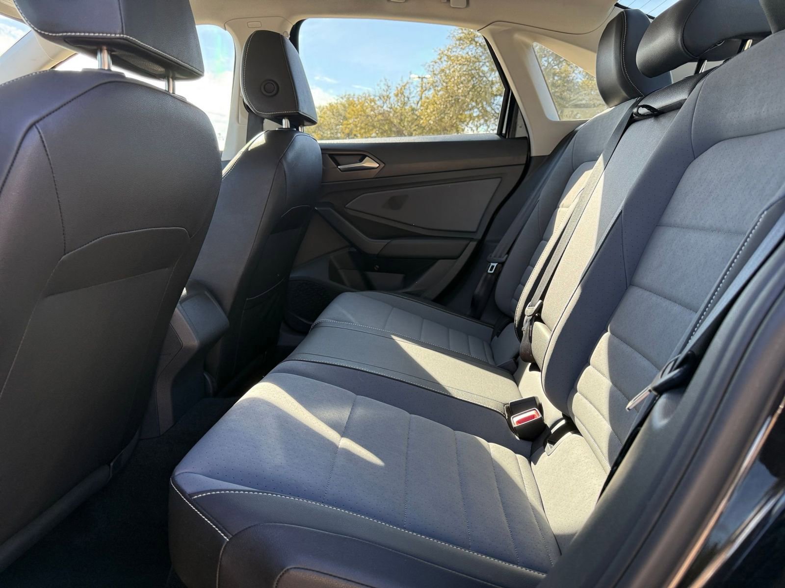 Thumbnail: 2025 Volkswagen Jetta - 27