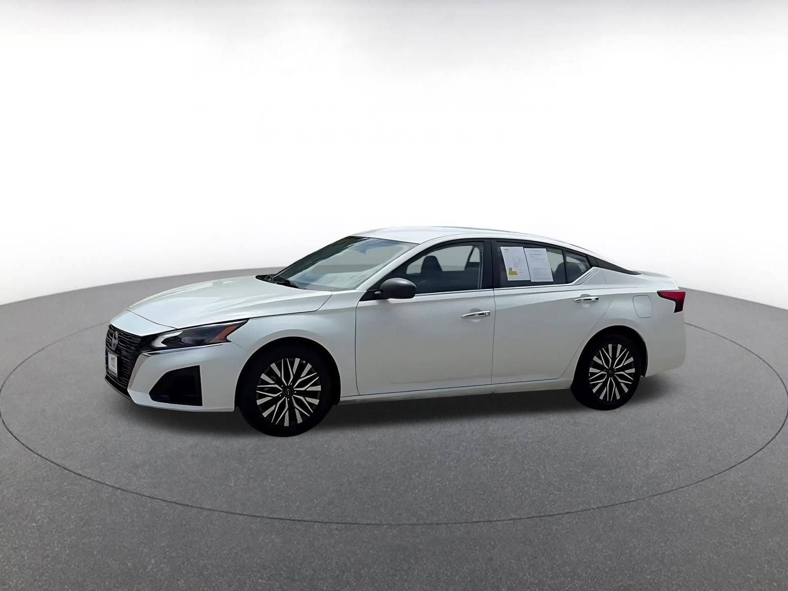 Thumbnail: 2025 Nissan Altima - 9