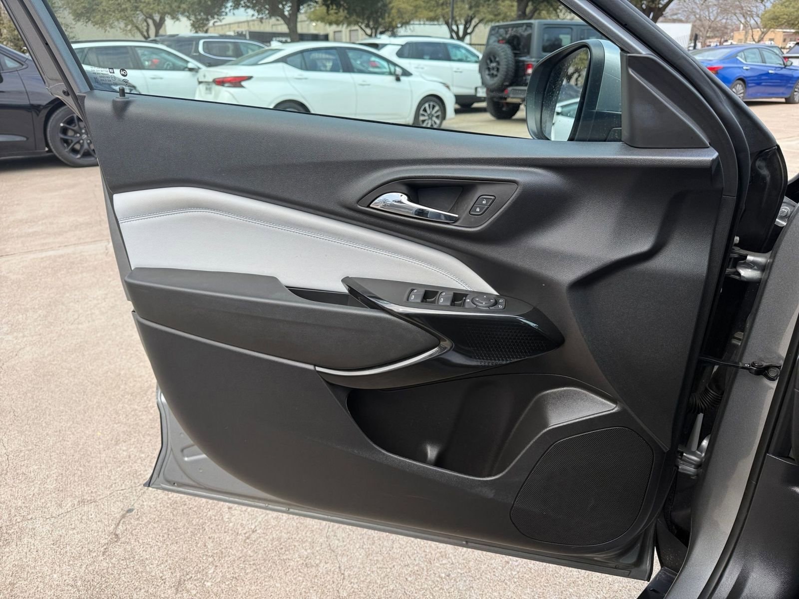 Thumbnail: 2025 Chevrolet Trax - 18