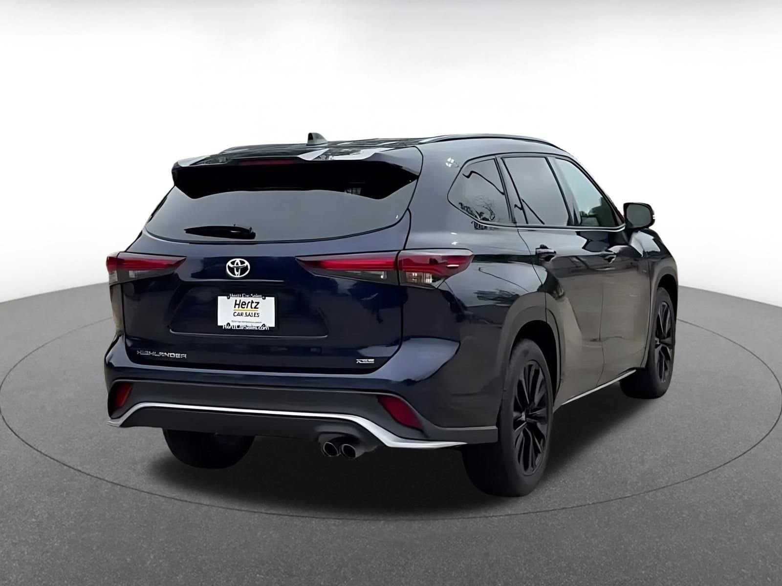 Thumbnail: 2024 Toyota Highlander - 15