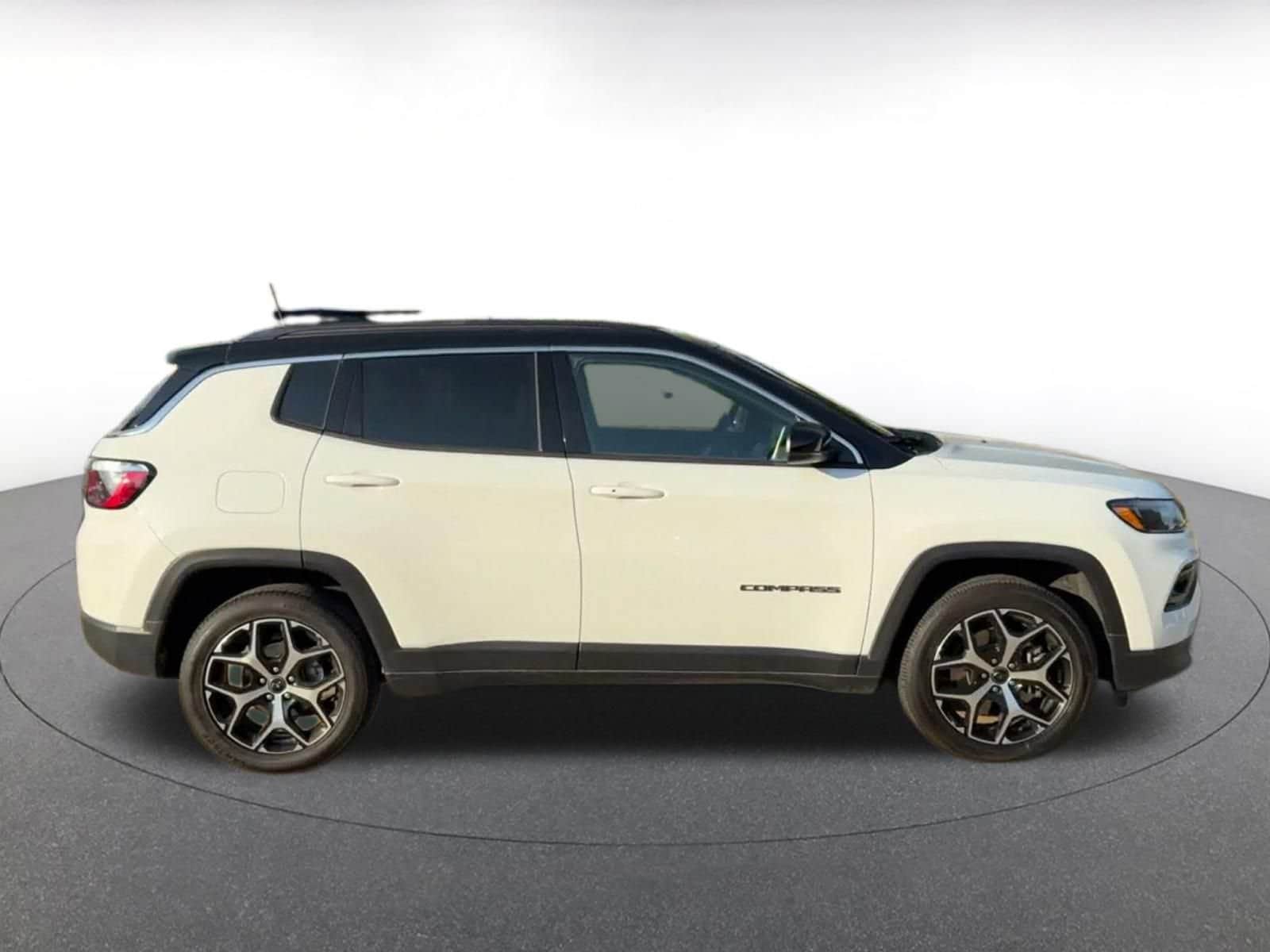 2025 Jeep Compass Limited - Photo 15
