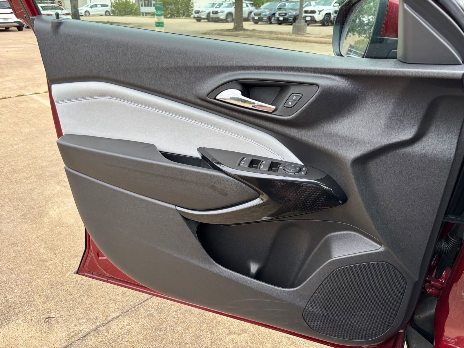 Thumbnail: 2025 Chevrolet Trax - 18