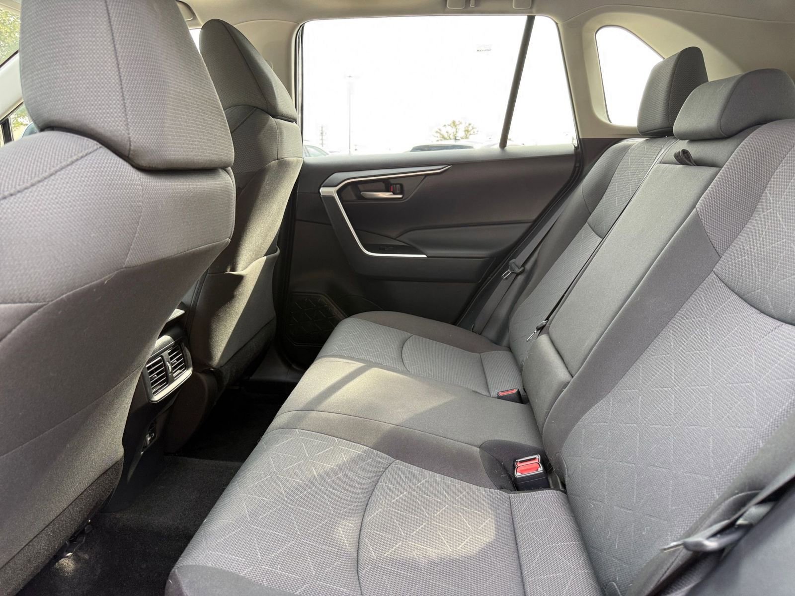 Thumbnail: 2025 Toyota RAV4 - 27