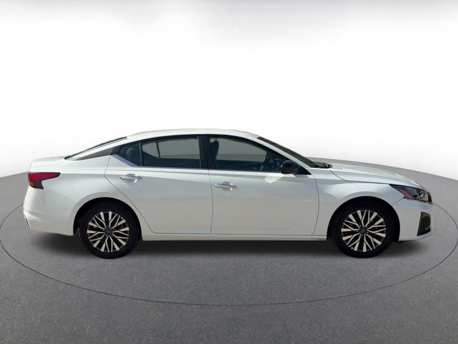 Thumbnail: 2025 Nissan Altima - 16