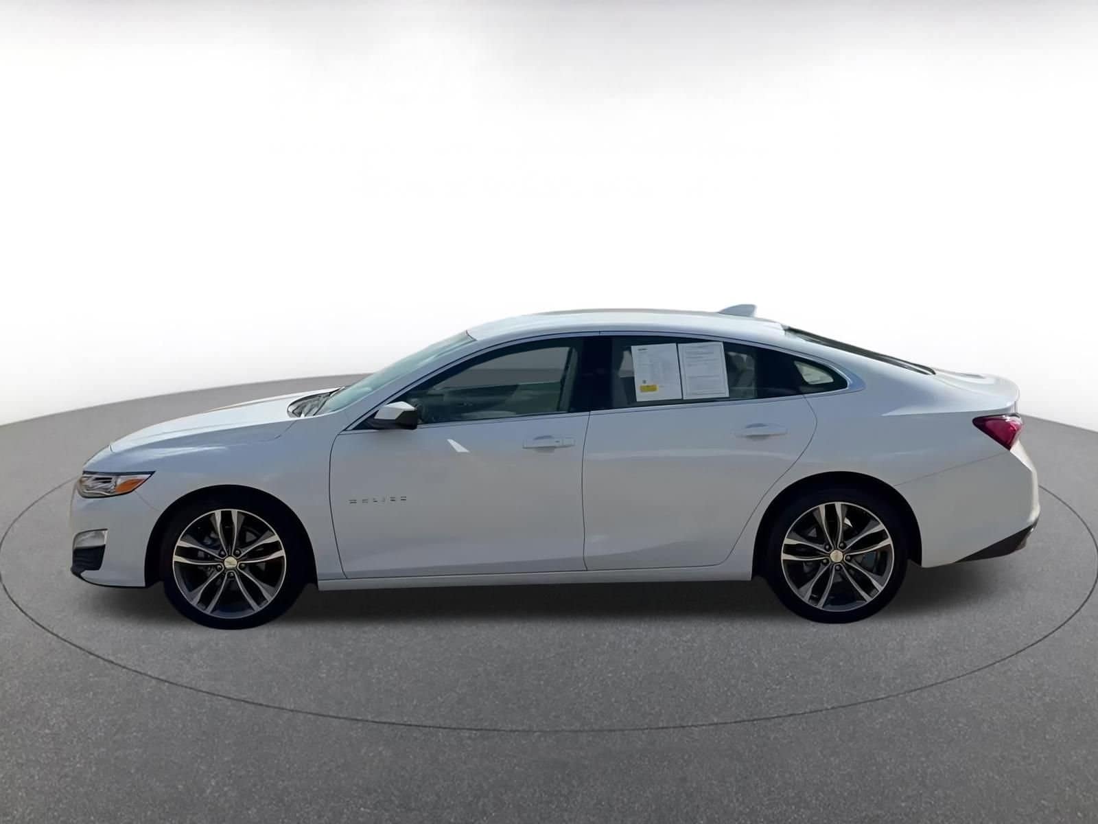 Thumbnail: 2024 Chevrolet Malibu - 9