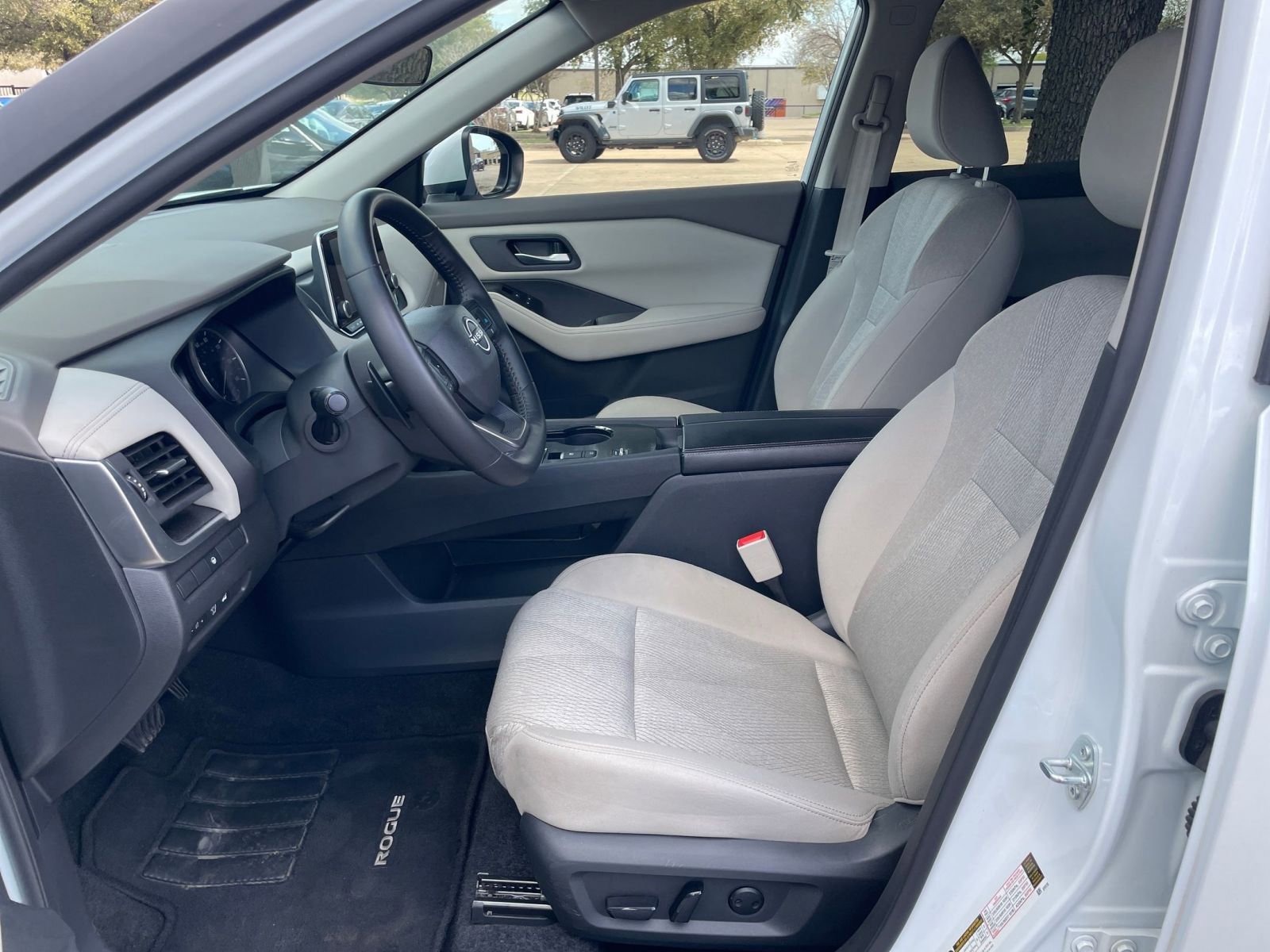 Thumbnail: 2025 Nissan Rogue - 30