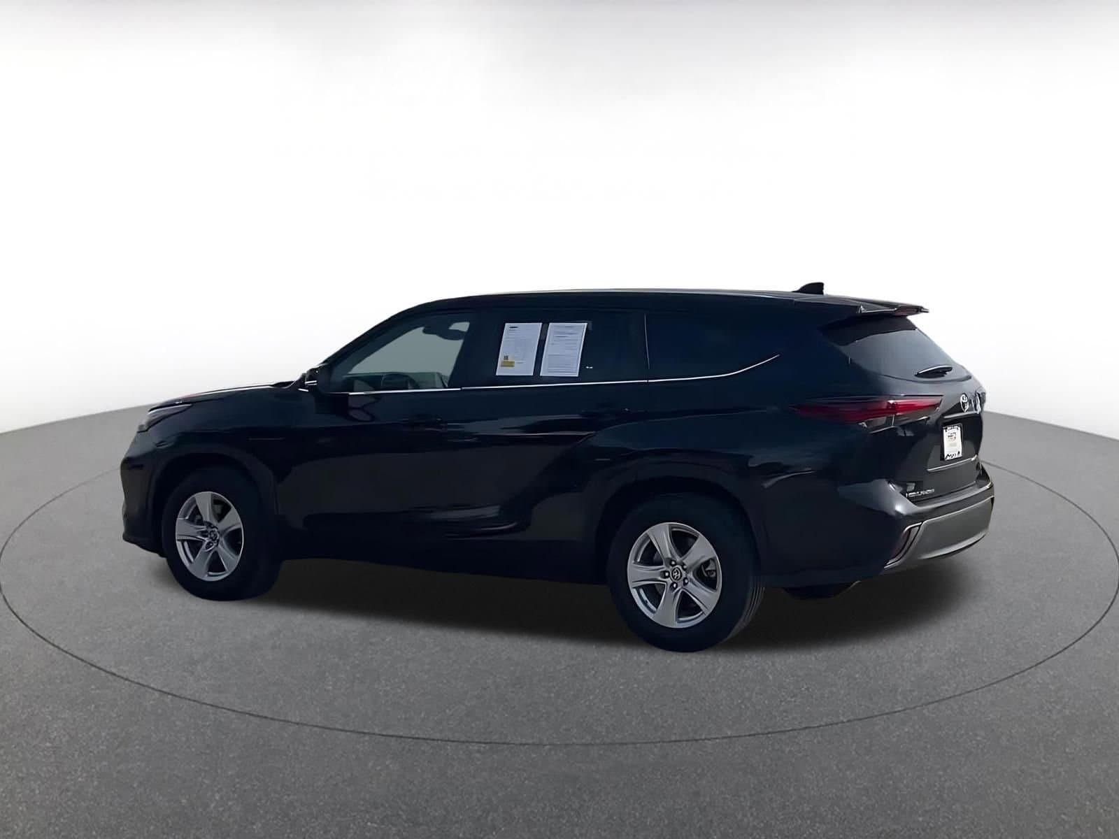 Thumbnail: 2025 Toyota Highlander - 10