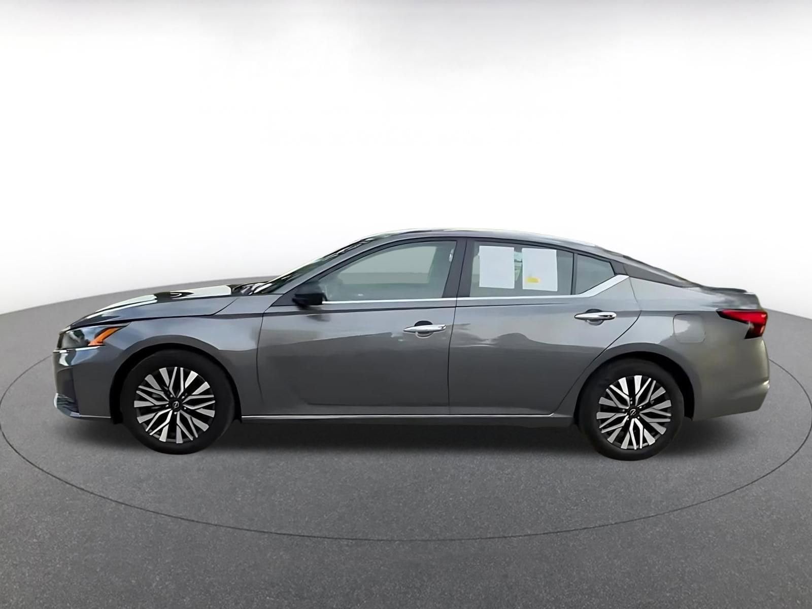 Thumbnail: 2025 Nissan Altima - 8