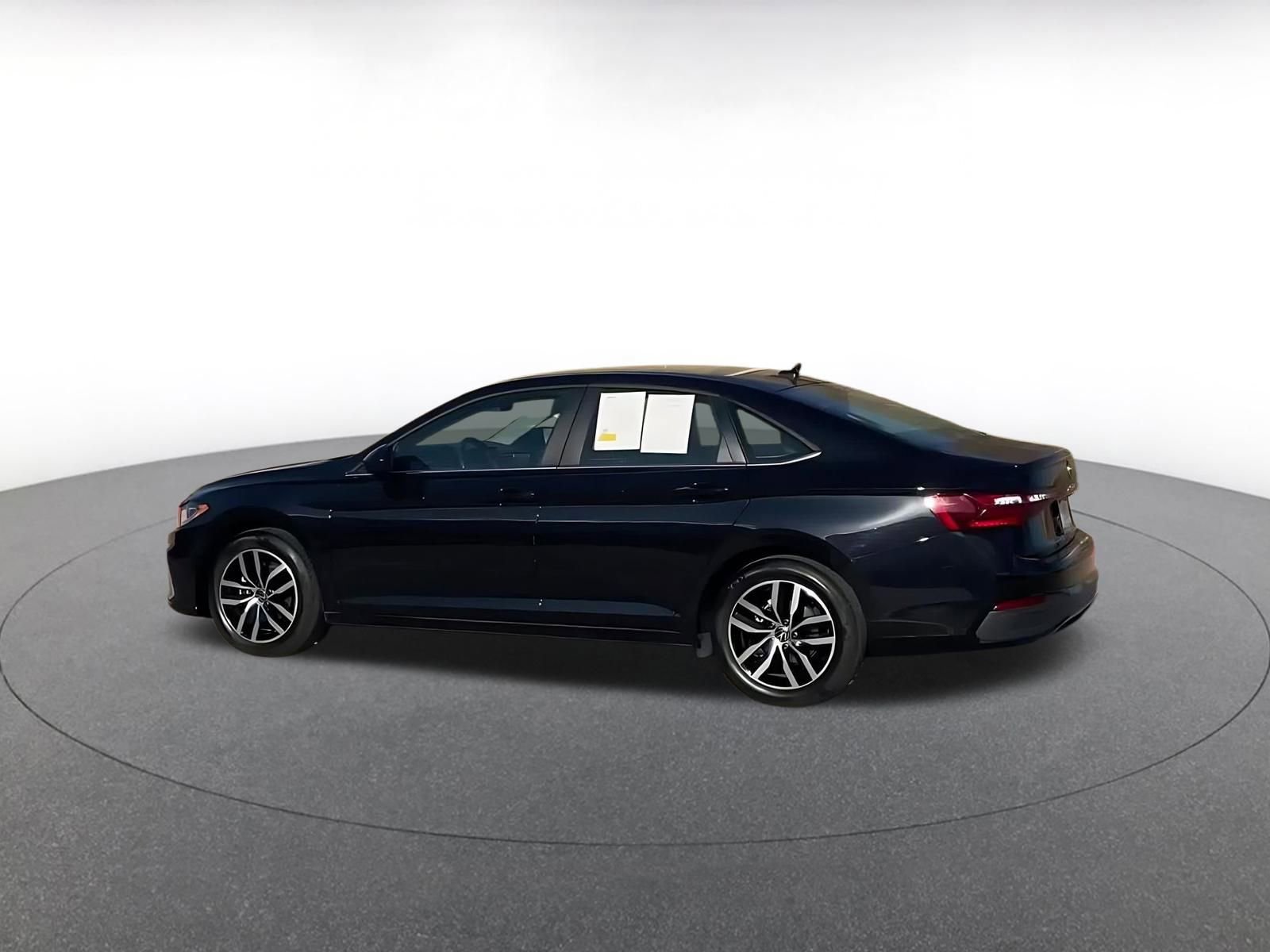 Thumbnail: 2025 Volkswagen Jetta - 10