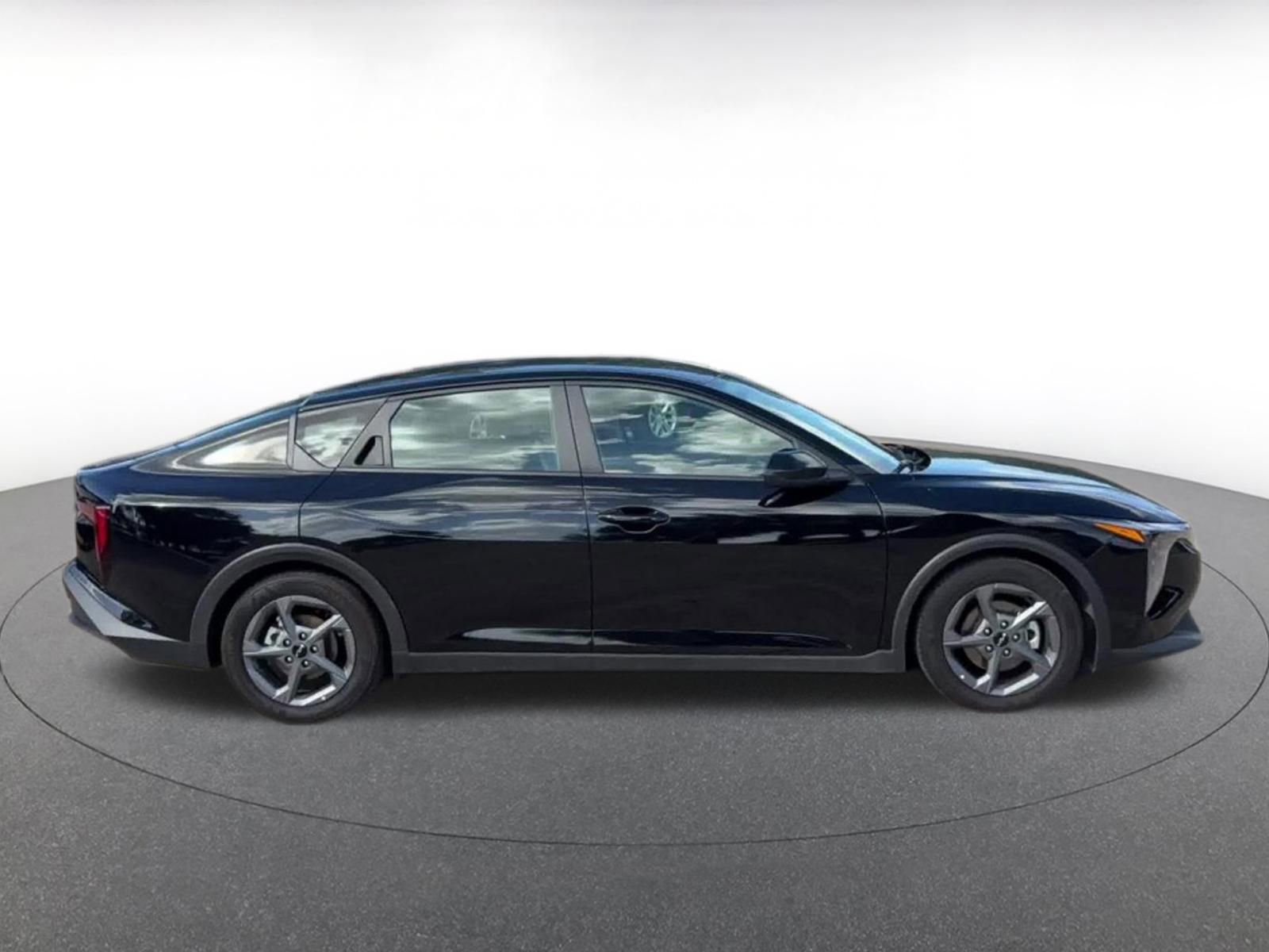 Thumbnail: 2025 Kia K4 - 16