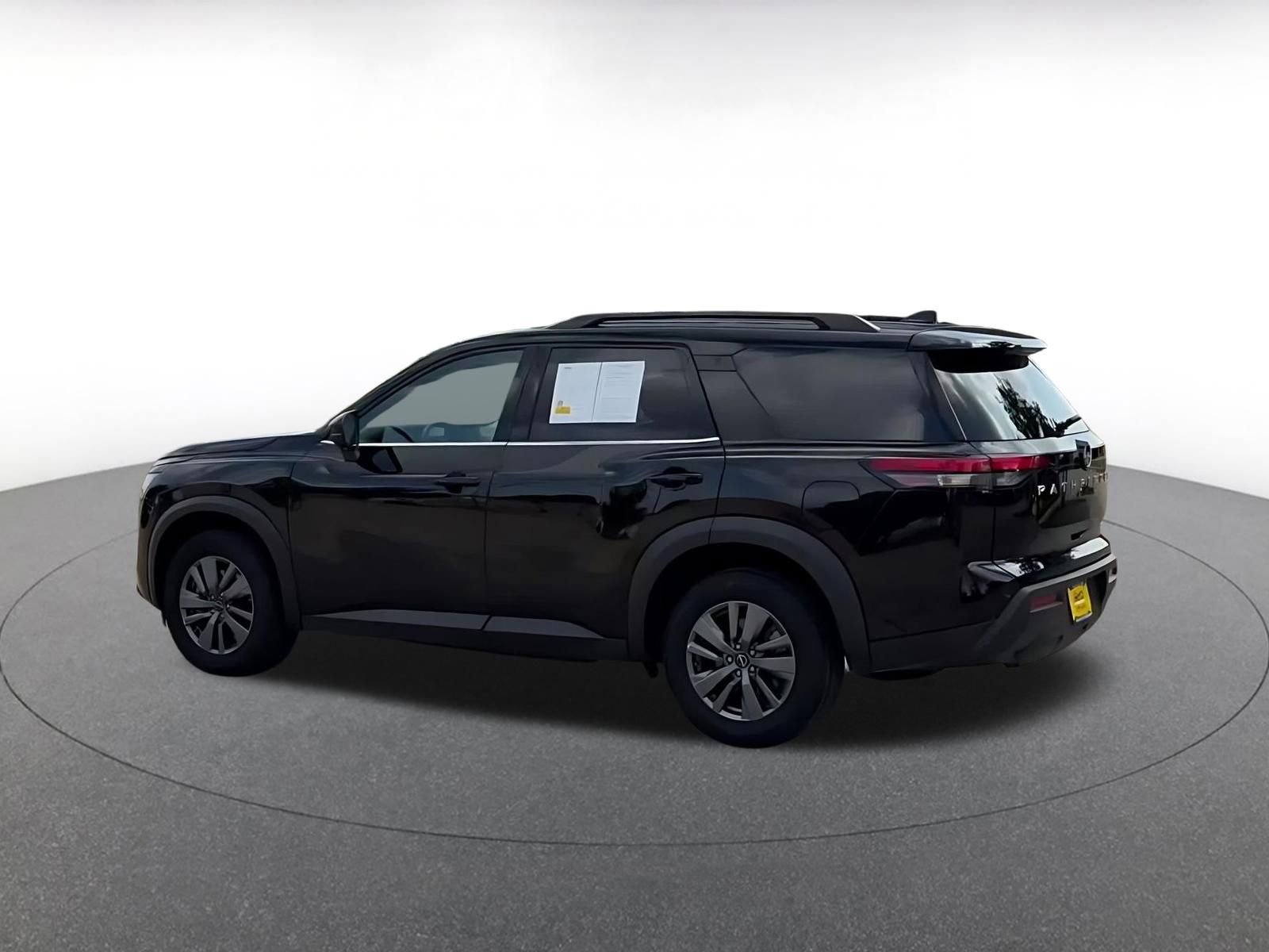 Thumbnail: 2025 Nissan Pathfinder - 10