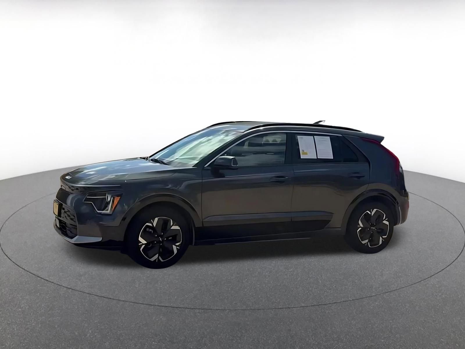 Thumbnail: 2024 Kia Niro - 8