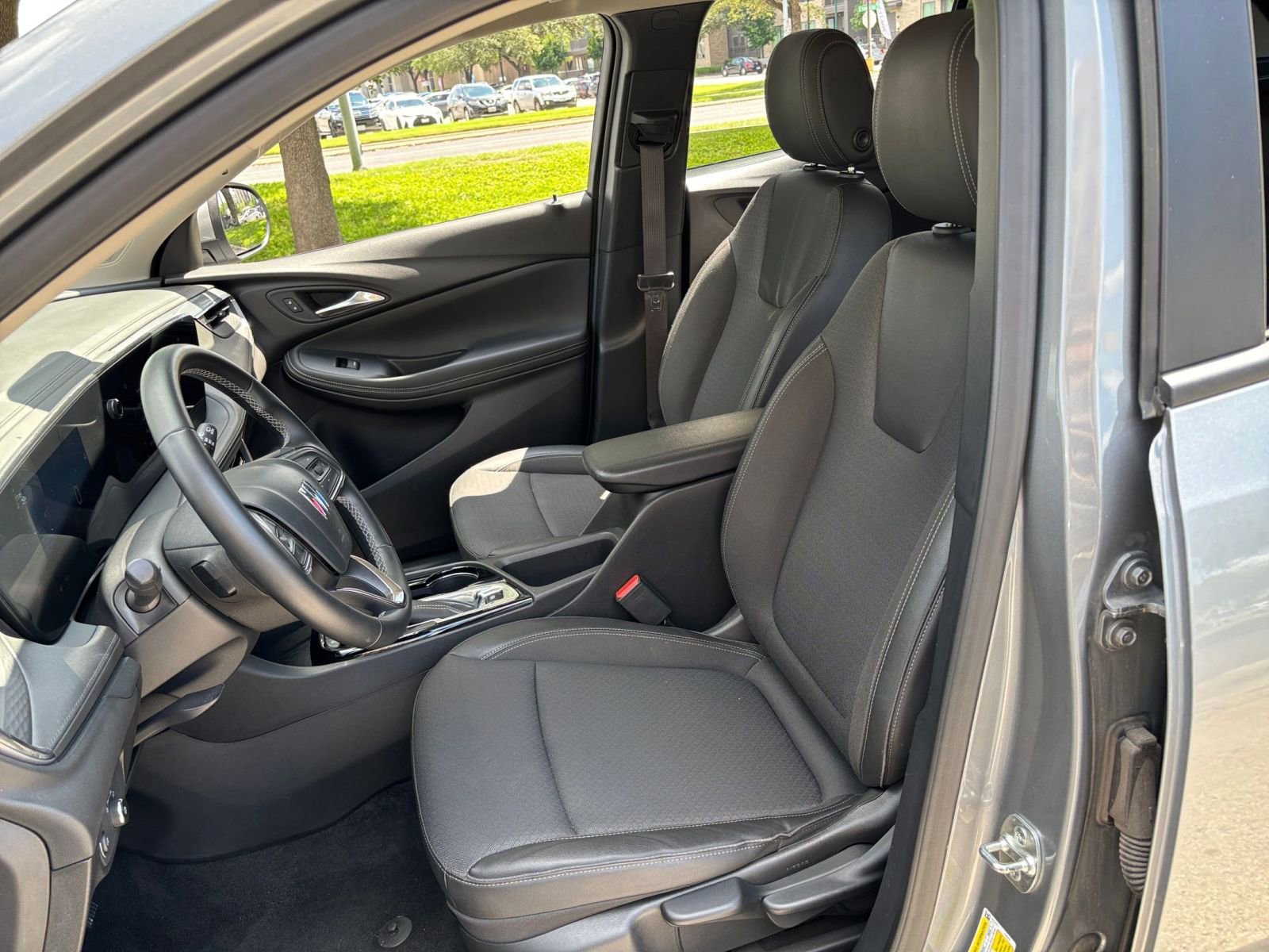 Thumbnail: 2025 Buick Encore GX - 31