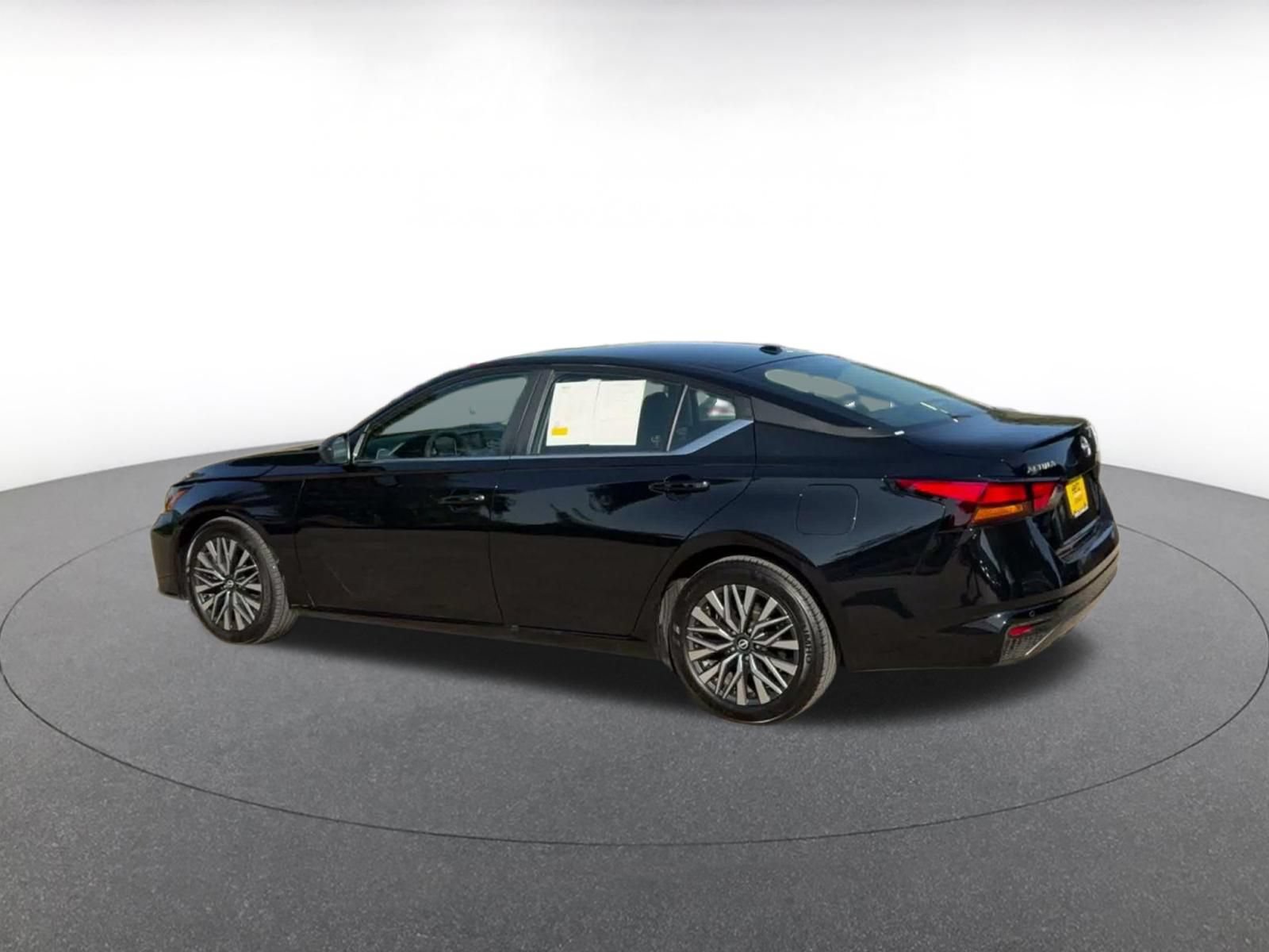 Thumbnail: 2026 Nissan Altima - 9