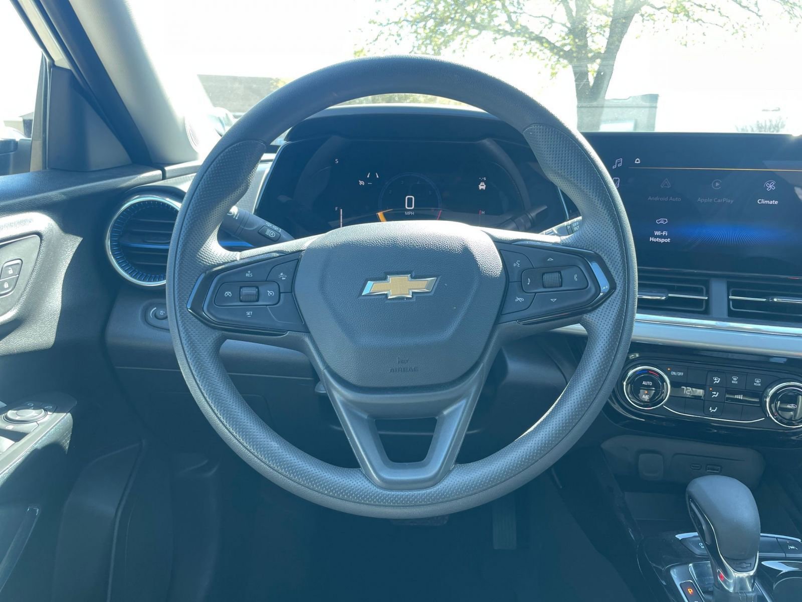 Thumbnail: 2025 Chevrolet Trax - 31