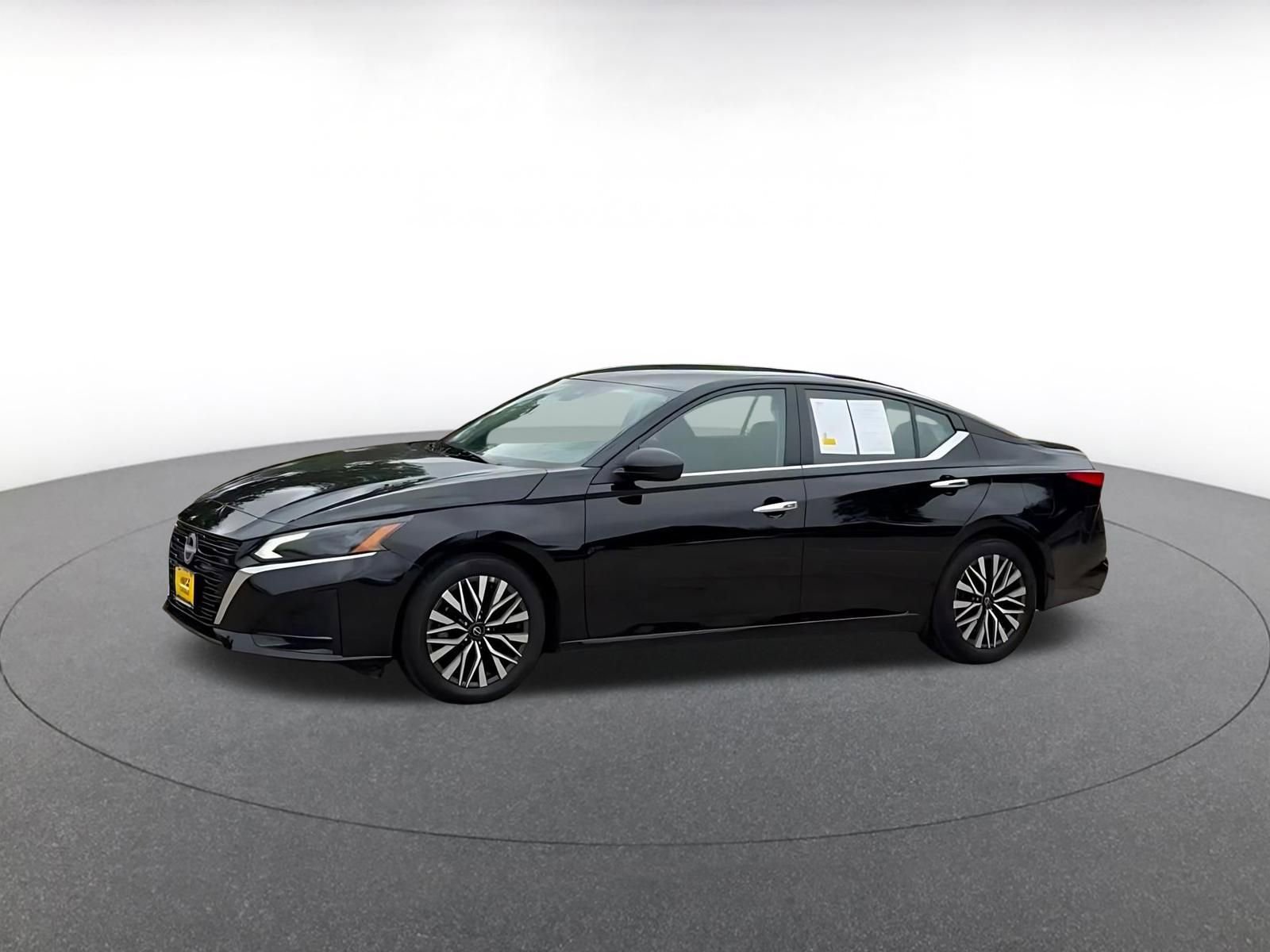 Thumbnail: 2025 Nissan Altima - 8