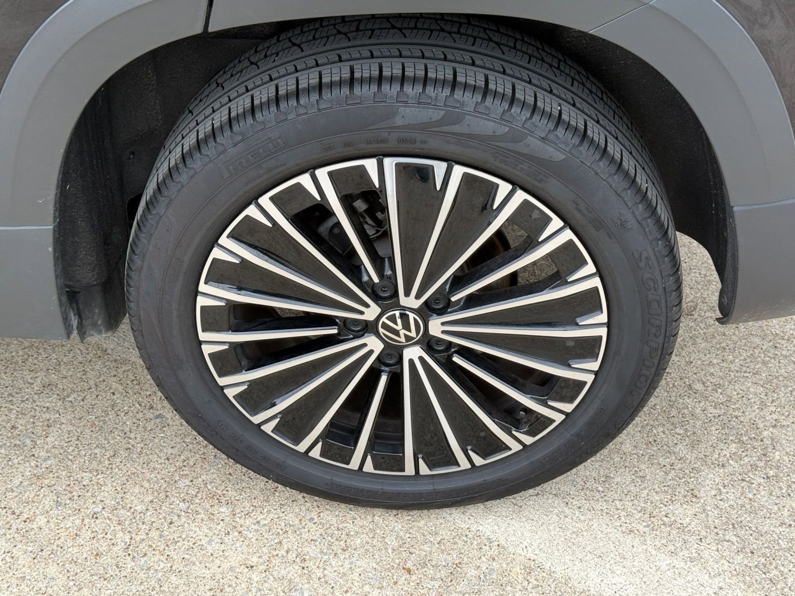 Thumbnail: 2025 Volkswagen Taos - 30