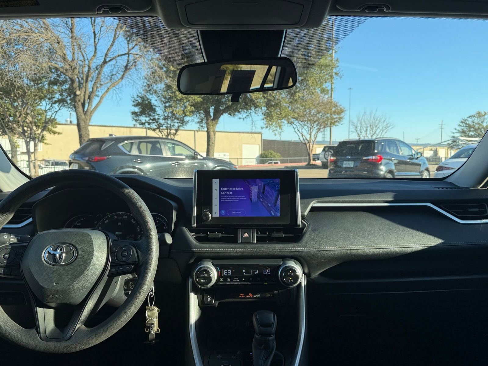 Thumbnail: 2025 Toyota RAV4 - 33