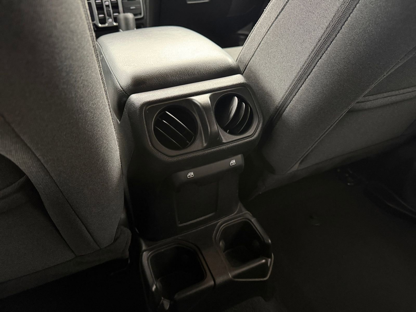 Thumbnail: 2025 Jeep Wrangler - 25