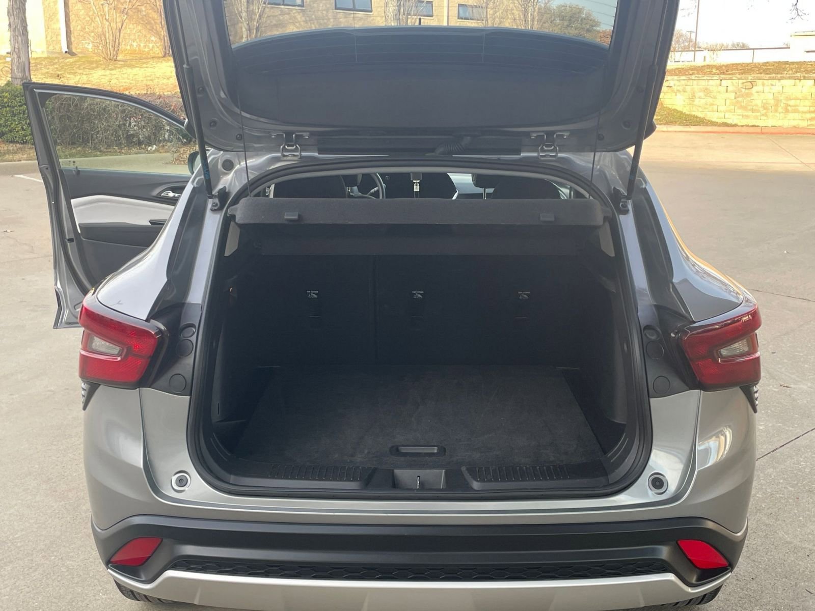 Thumbnail: 2025 Chevrolet Trax - 33