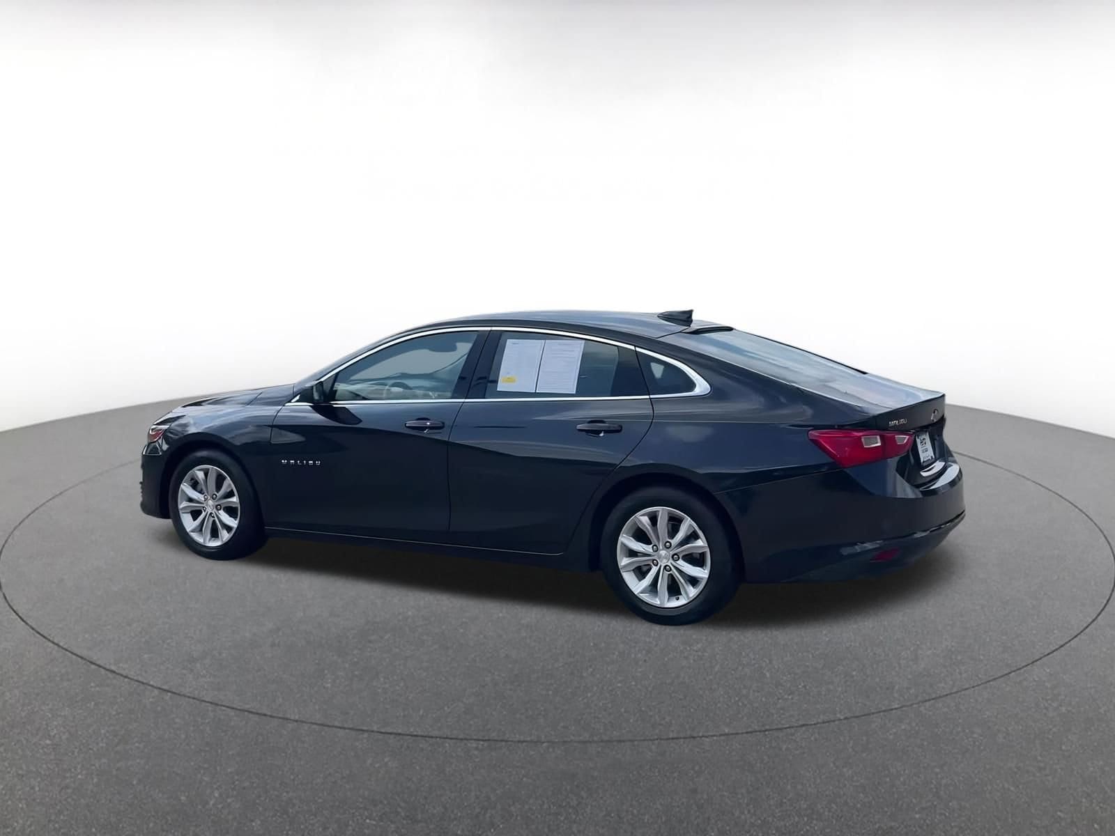 Thumbnail: 2023 Chevrolet Malibu - 10