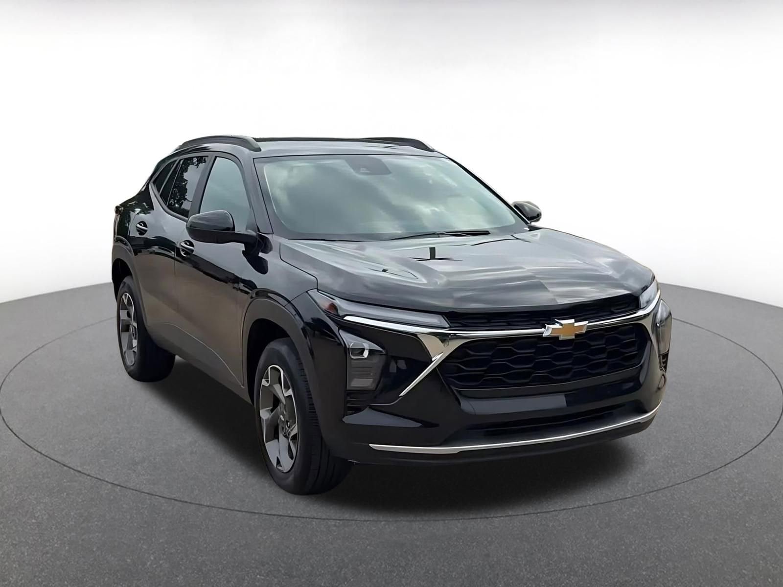 Thumbnail: 2025 Chevrolet Trax - 3