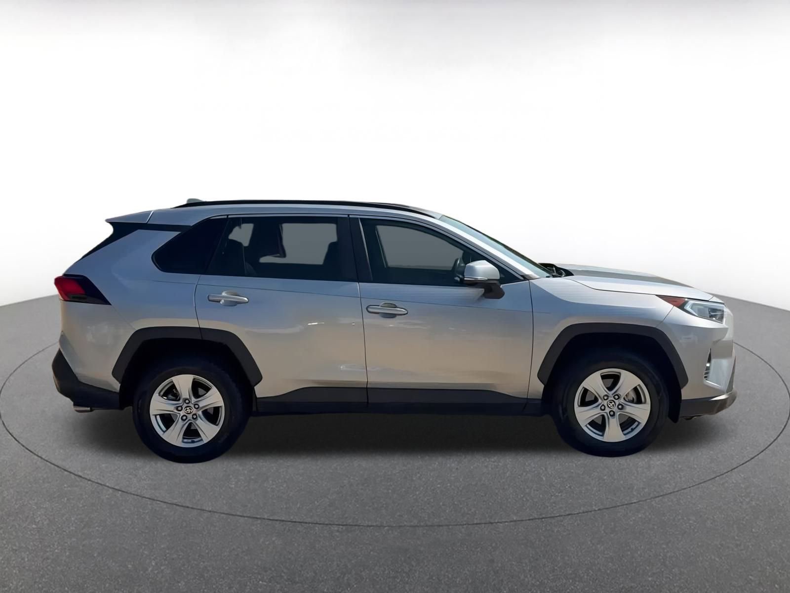 Thumbnail: 2021 Toyota RAV4 - 16