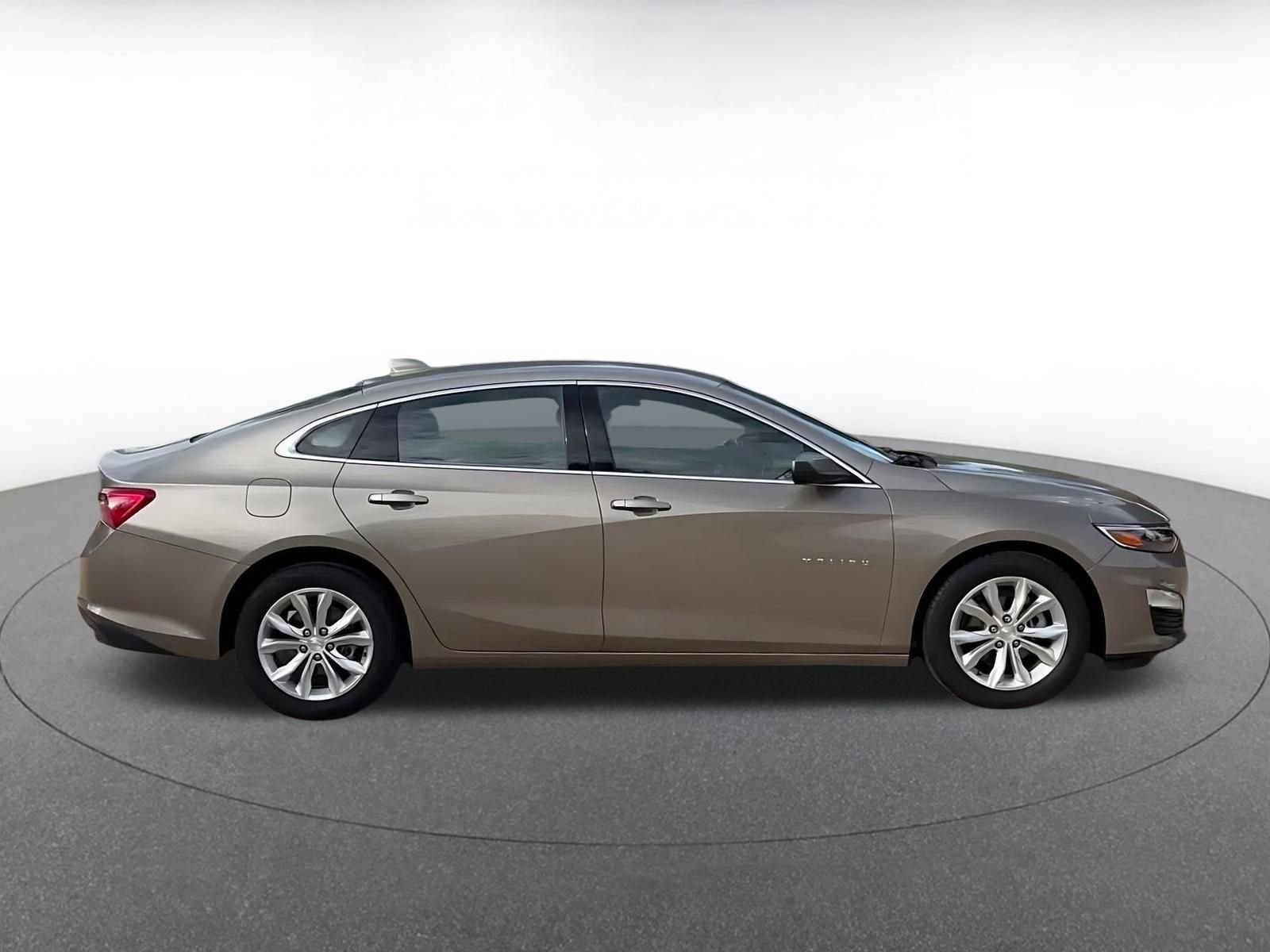 Thumbnail: 2023 Chevrolet Malibu - 16