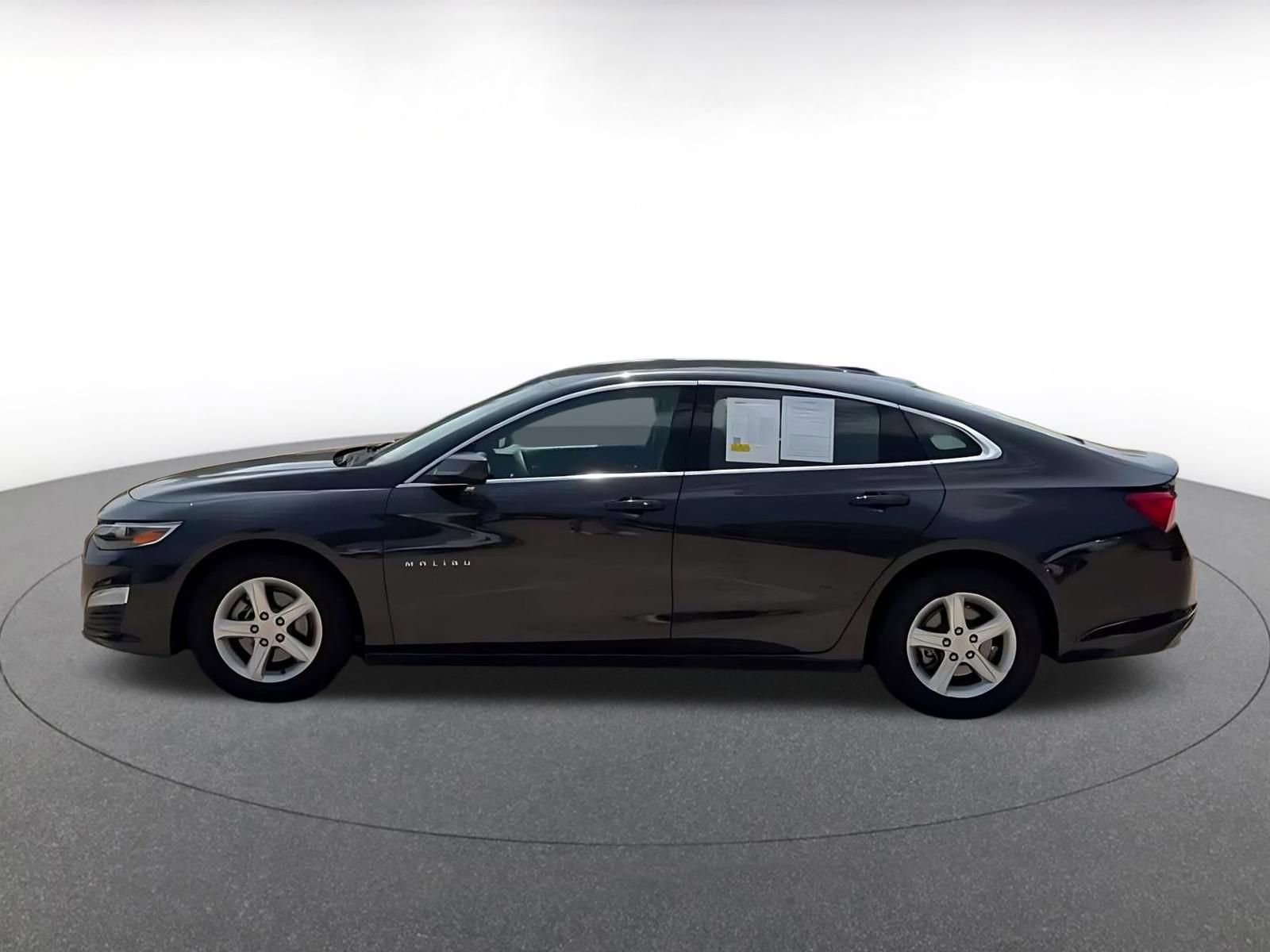 Thumbnail: 2023 Chevrolet Malibu - 9