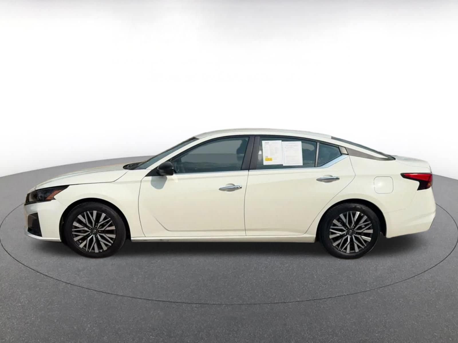 Thumbnail: 2025 Nissan Altima - 8