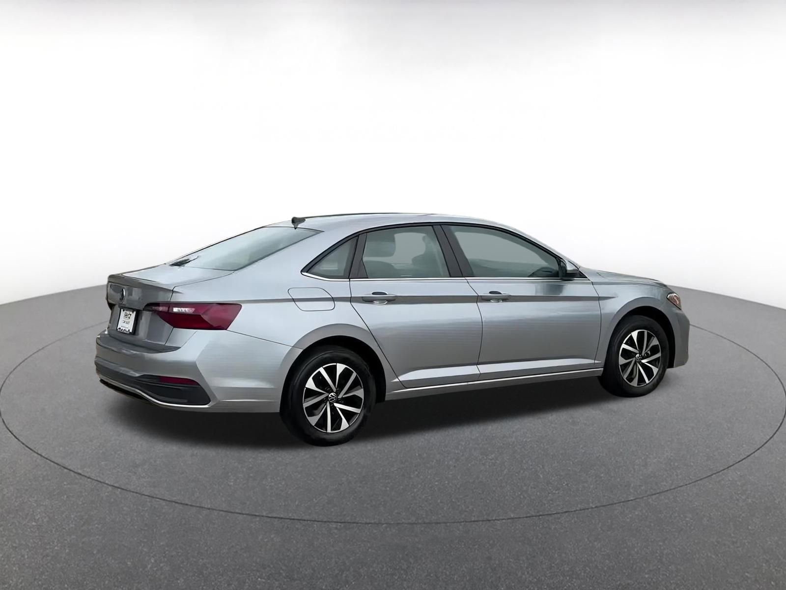 Thumbnail: 2024 Volkswagen Jetta - 15