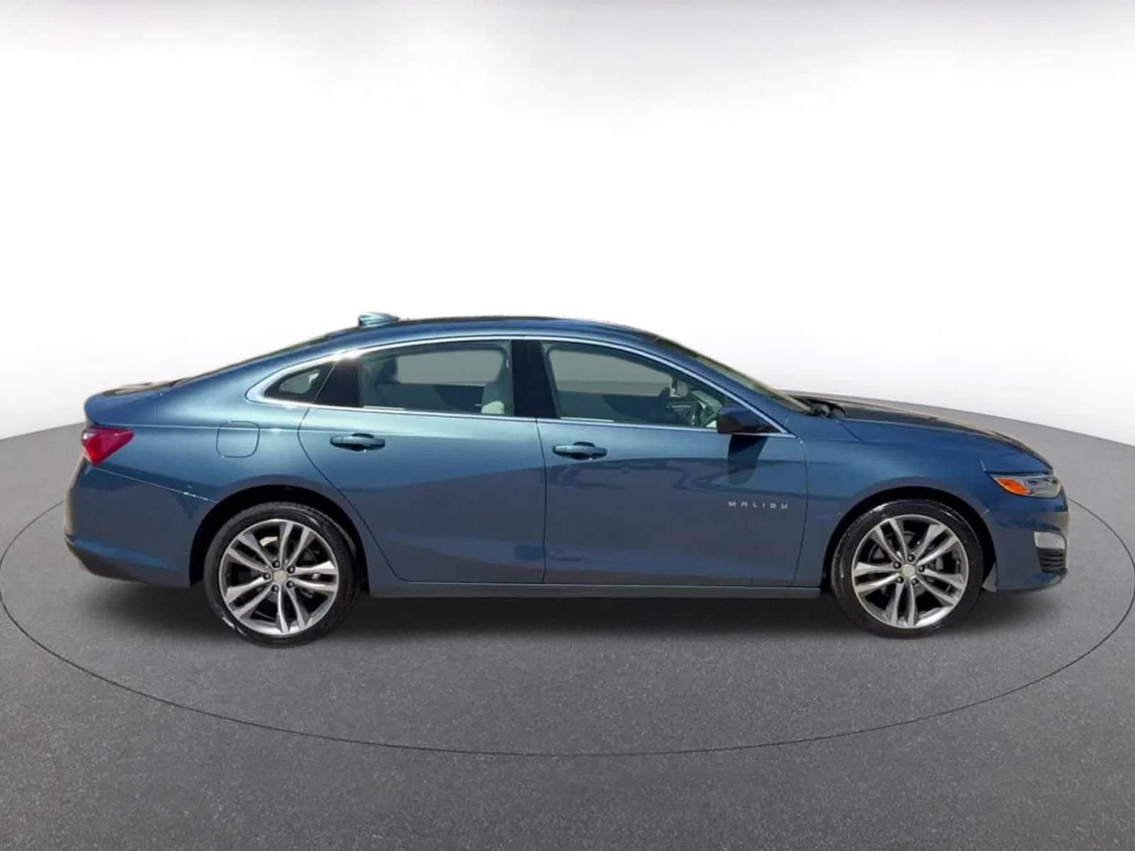 Thumbnail: 2024 Chevrolet Malibu - 16