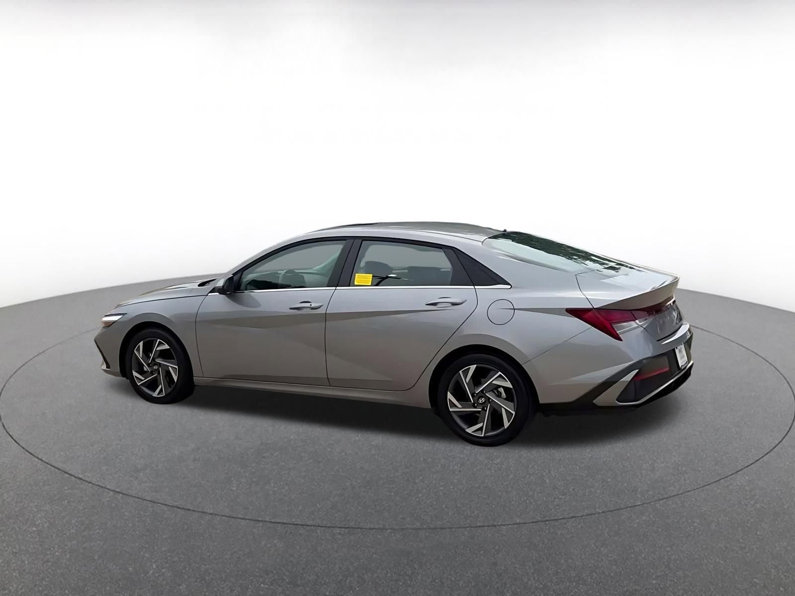 Thumbnail: 2025 Hyundai Elantra - 10