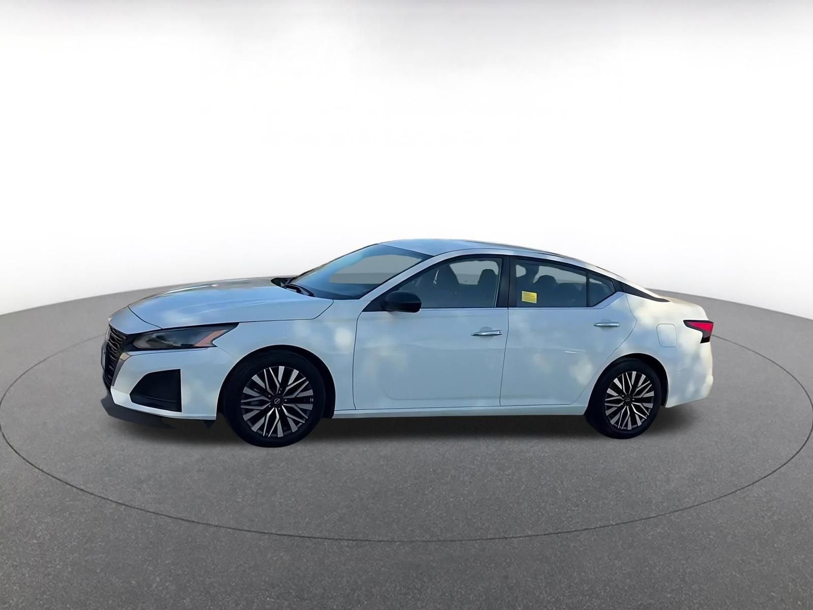 Thumbnail: 2025 Nissan Altima - 8