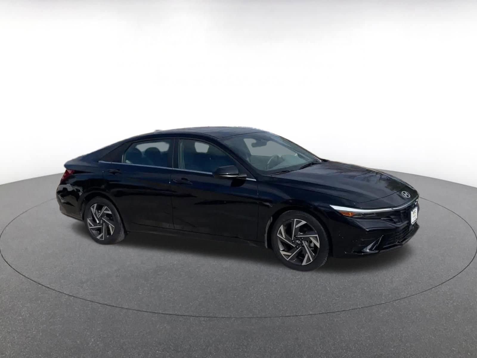 Thumbnail: 2025 Hyundai Elantra - 1