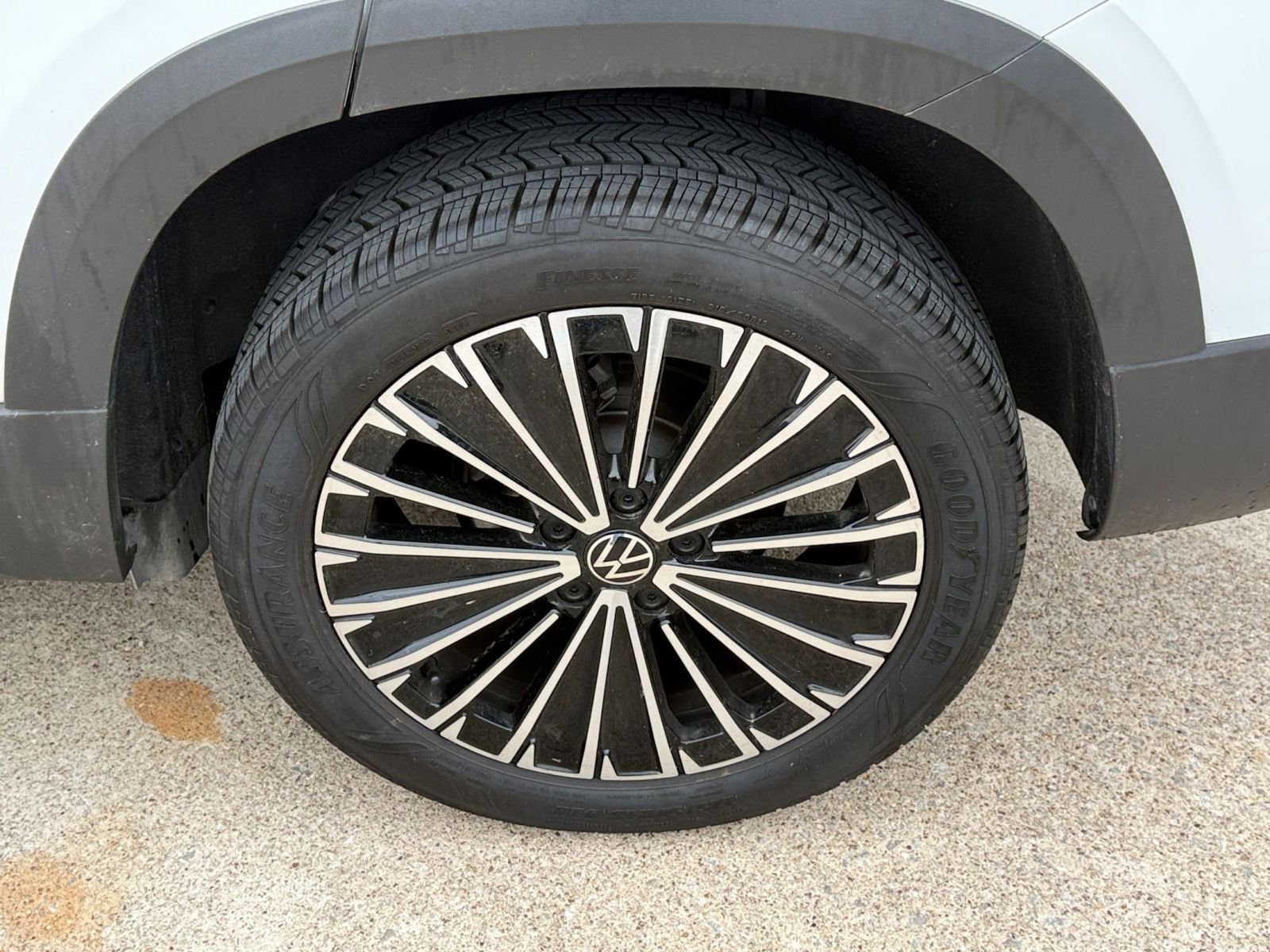 Thumbnail: 2025 Volkswagen Taos - 30