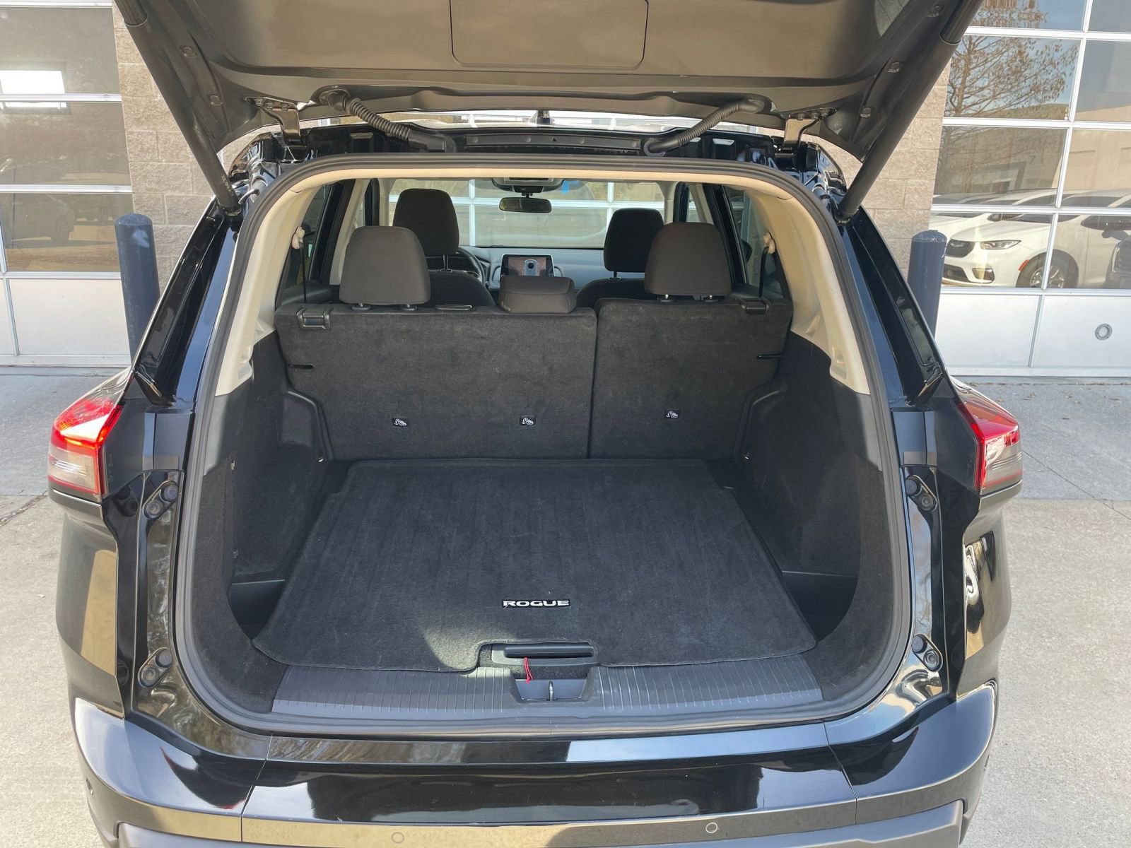 Thumbnail: 2025 Nissan Rogue - 34