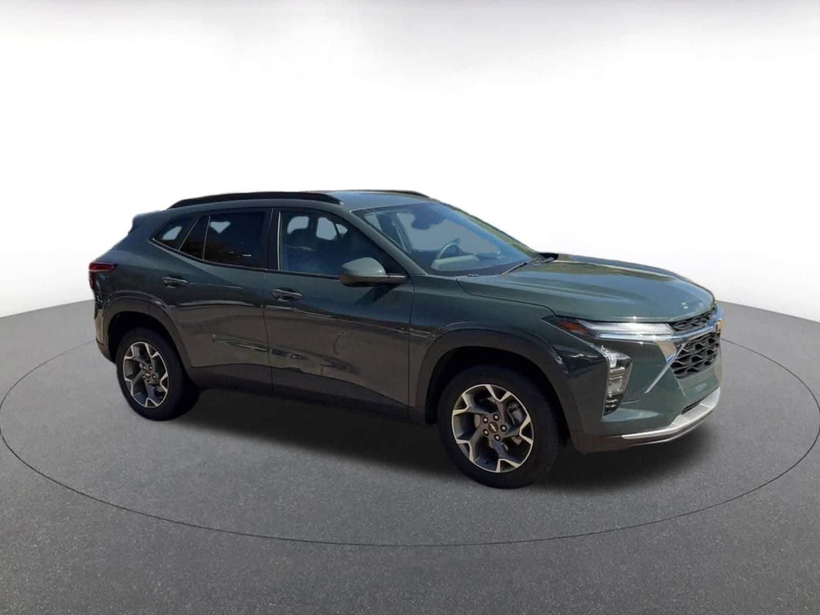 Thumbnail: 2025 Chevrolet Trax - 2