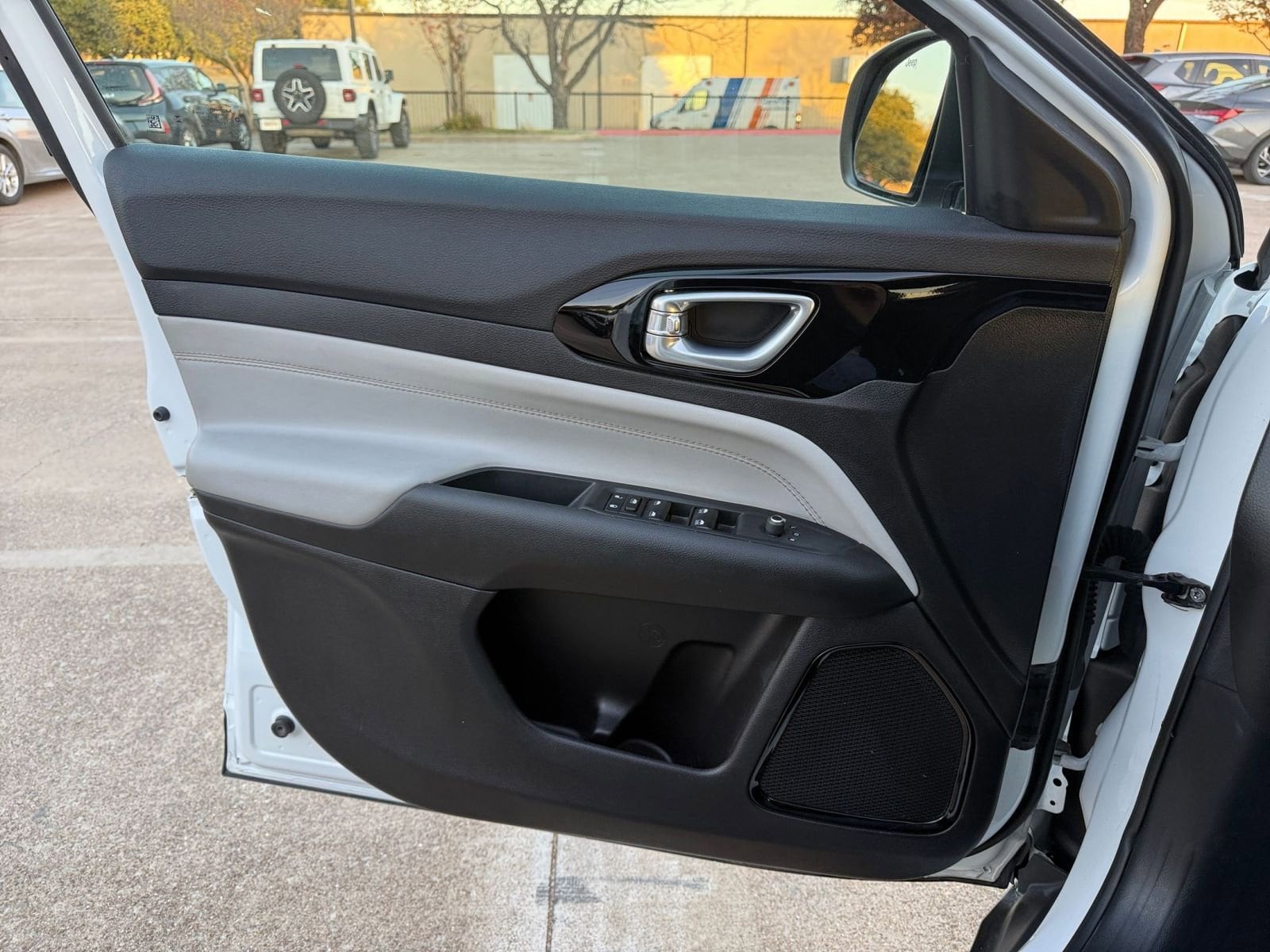 Thumbnail: 2025 Jeep Compass - 20