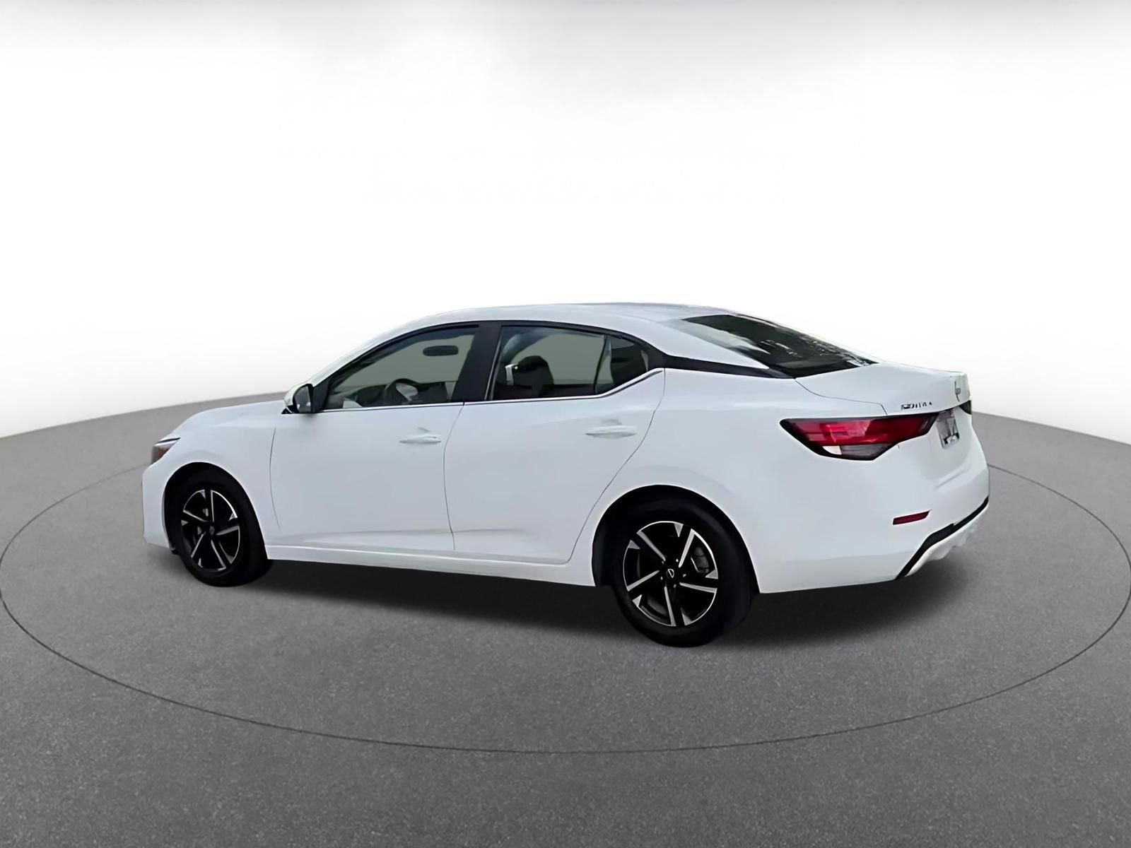 Thumbnail: 2025 Nissan Sentra - 10