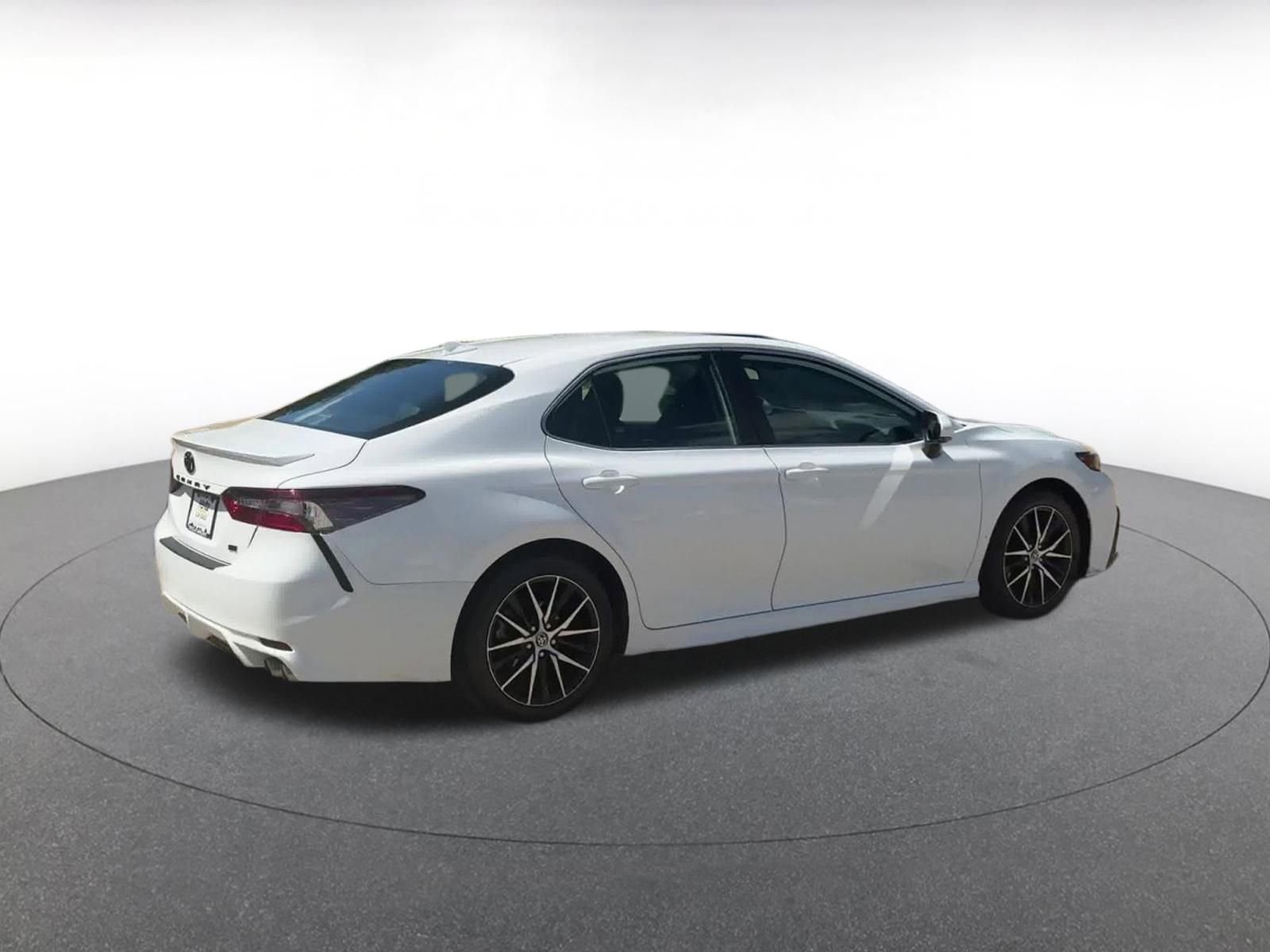 2022 Toyota Camry SE 15