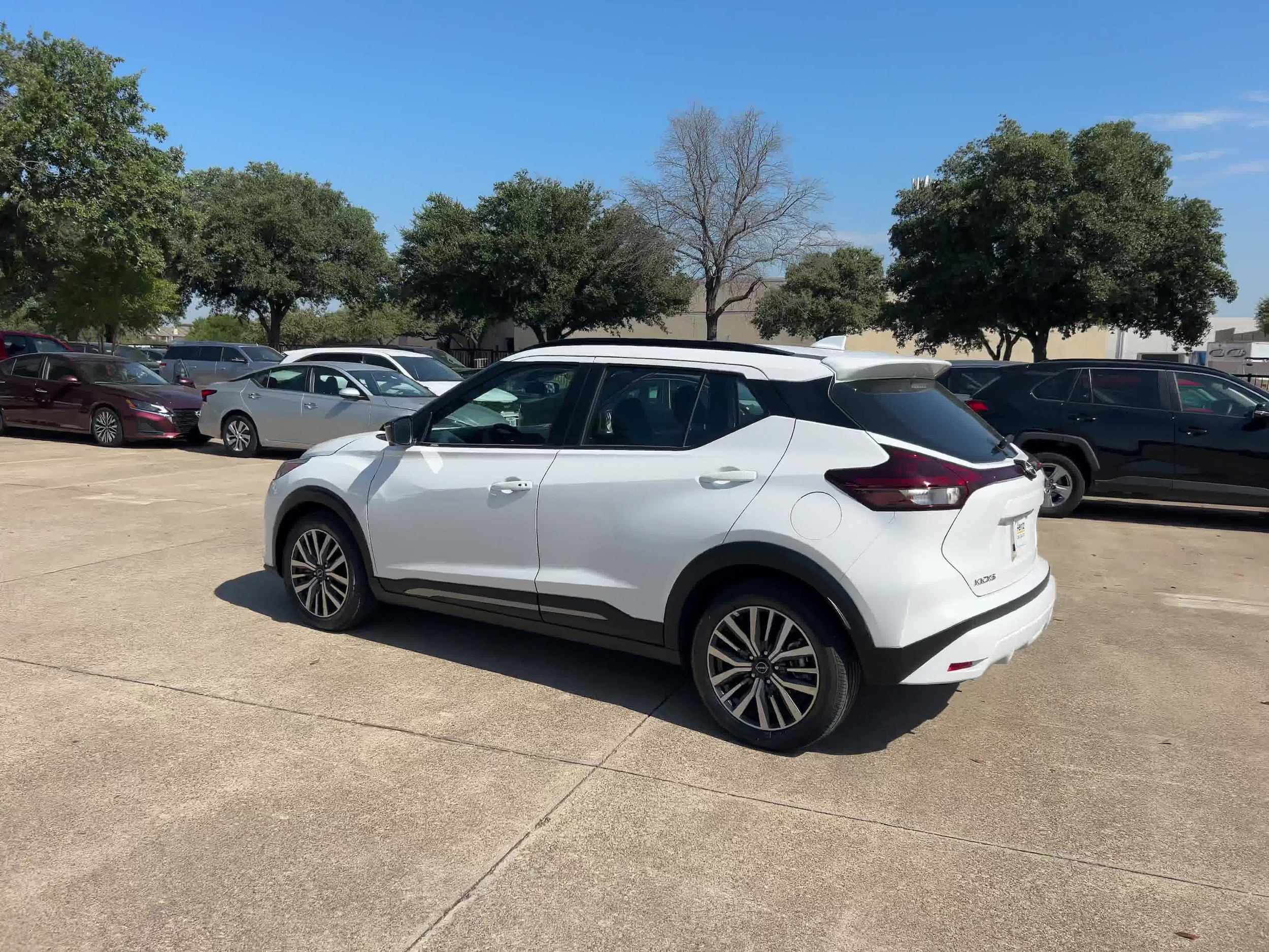 2024 Nissan Kicks SR 10