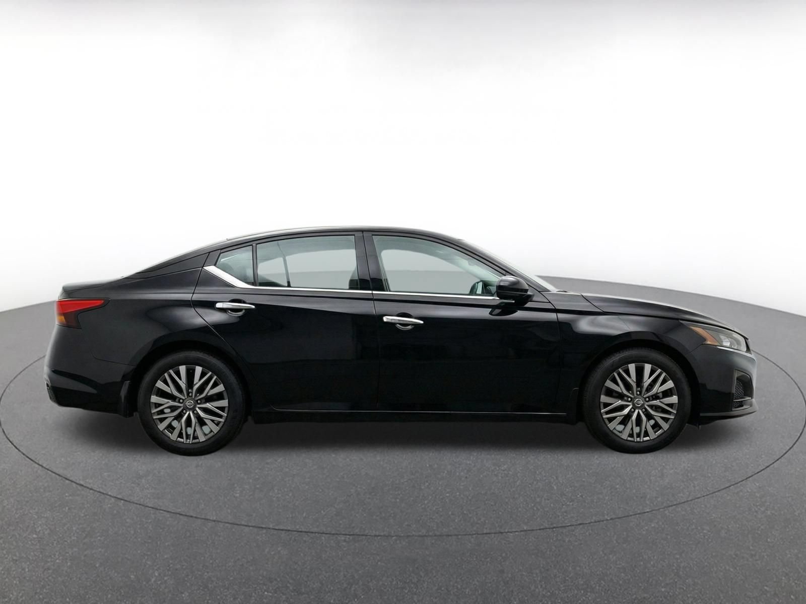 Thumbnail: 2025 Nissan Altima - 14