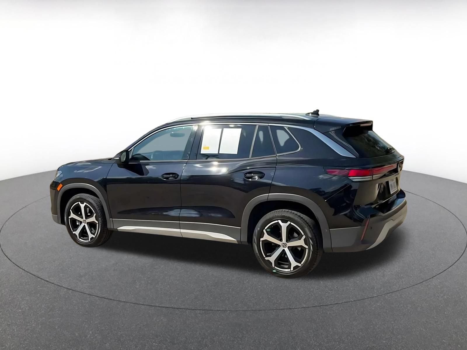 Thumbnail: 2026 Volkswagen Tiguan - 9