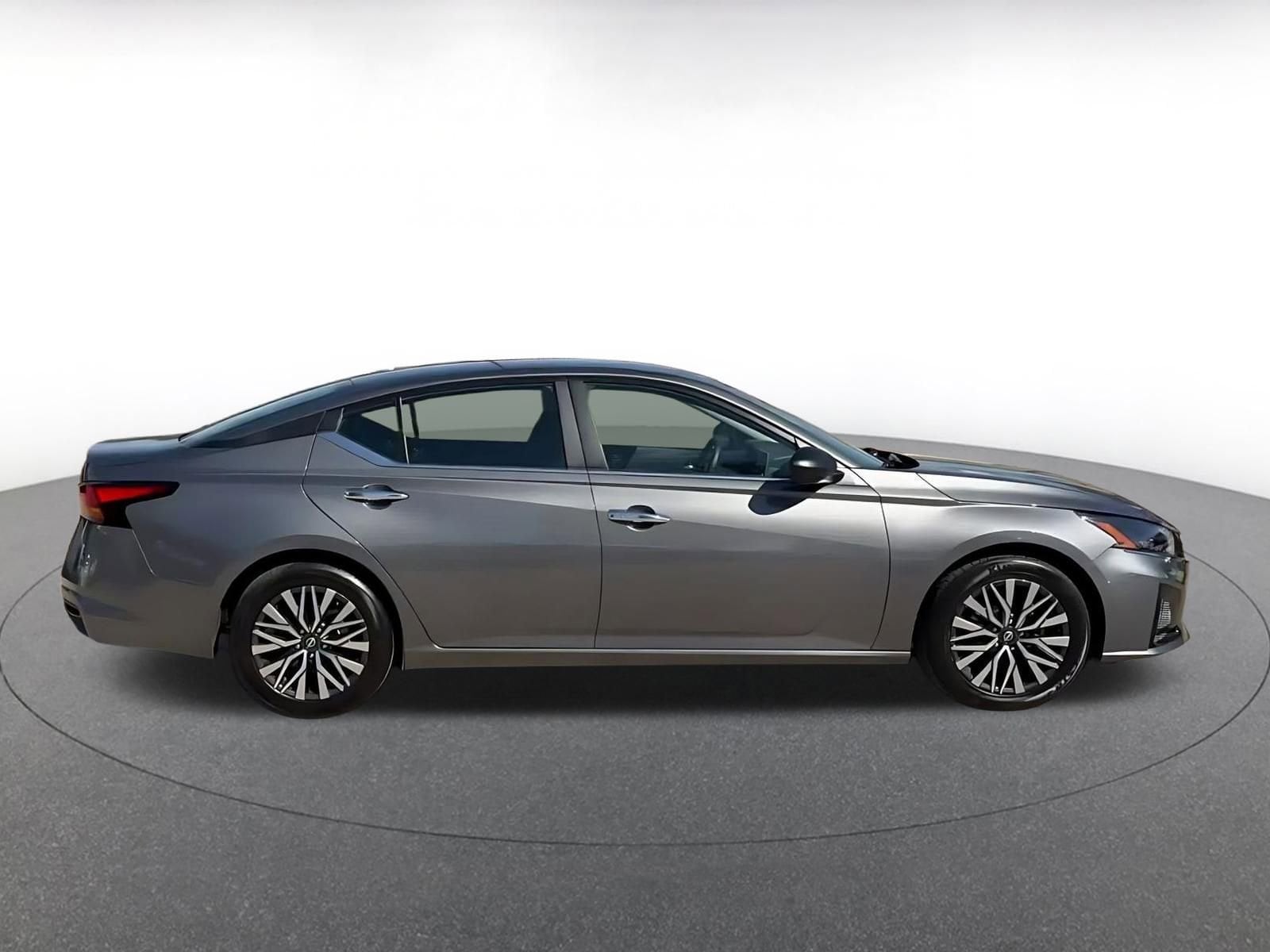 Thumbnail: 2025 Nissan Altima - 16