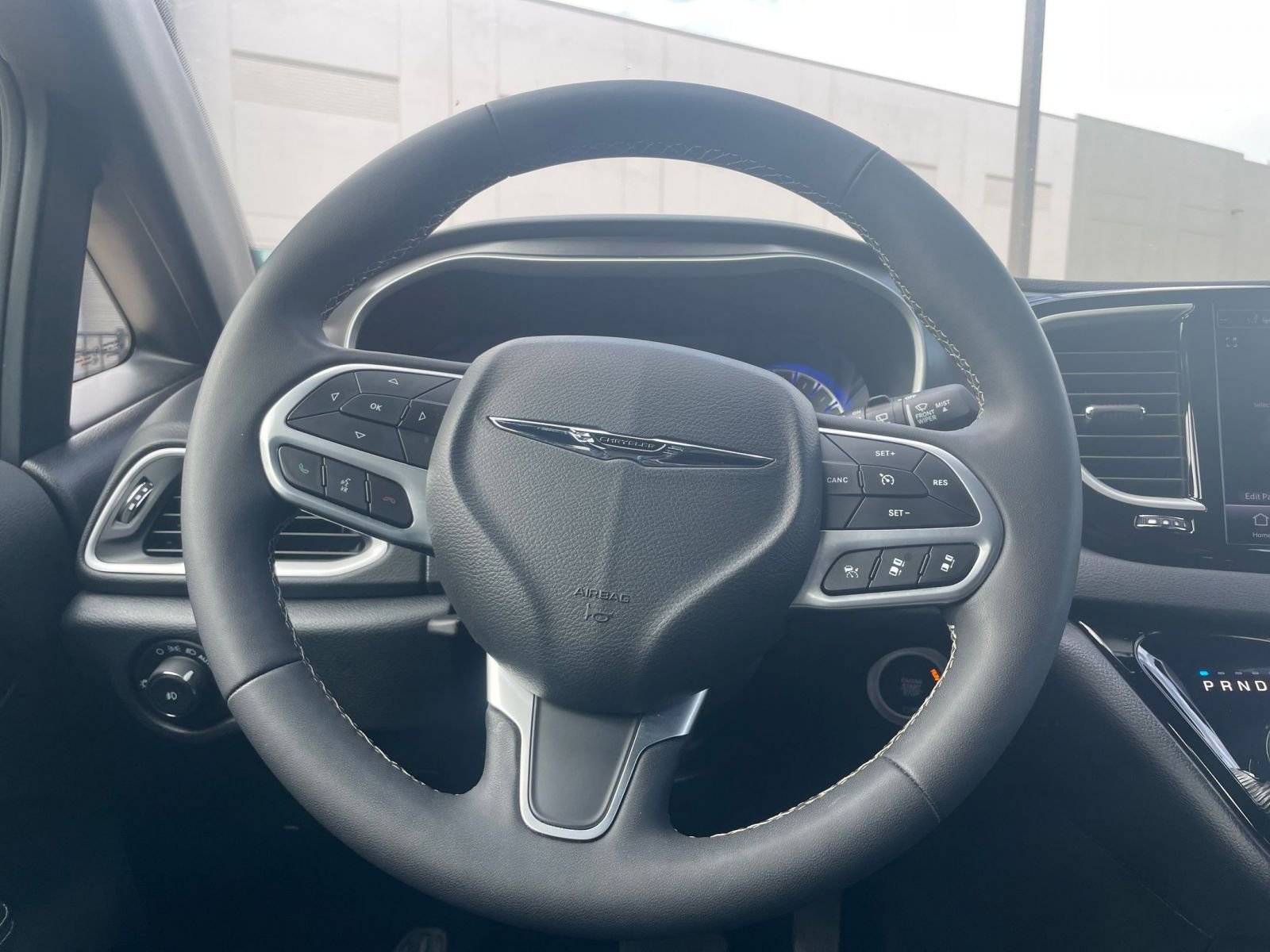 Thumbnail: 2025 Chrysler Pacifica - 32