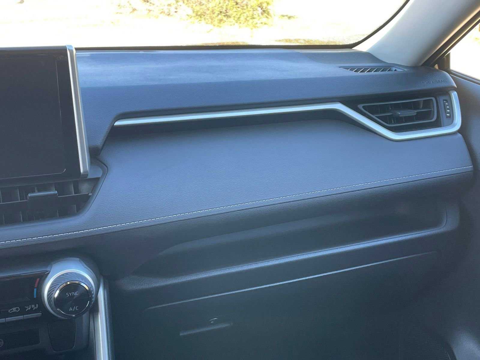 Thumbnail: 2025 Toyota RAV4 - 35