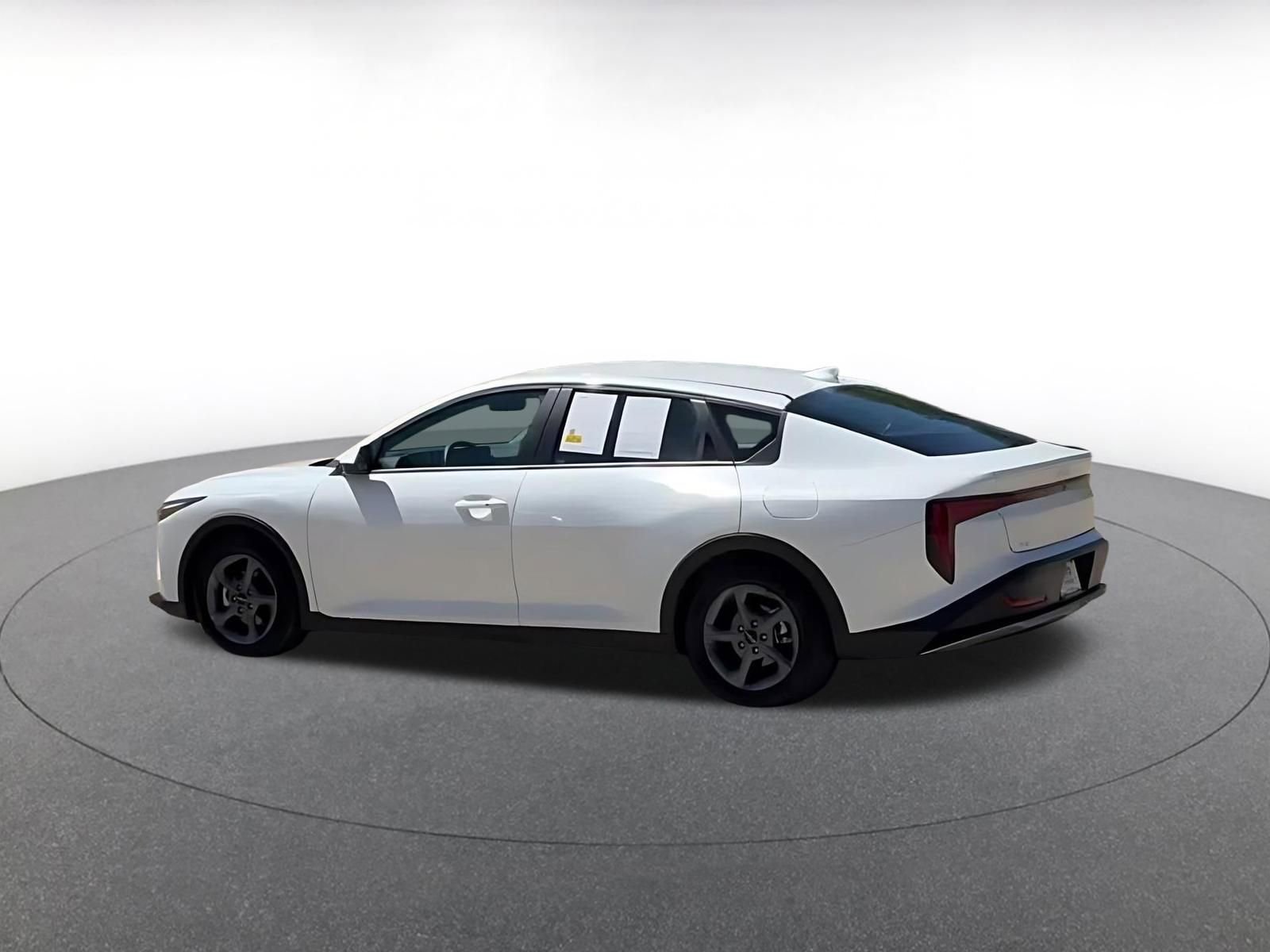 Thumbnail: 2025 Kia K4 - 10